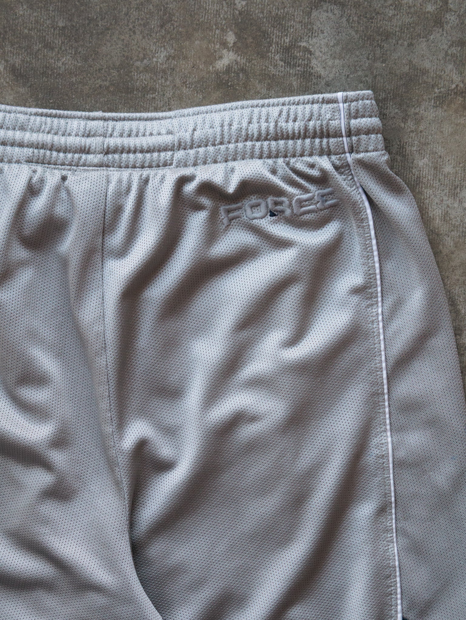 Vintage 00s Grey Nike Basketball Shorts (L)