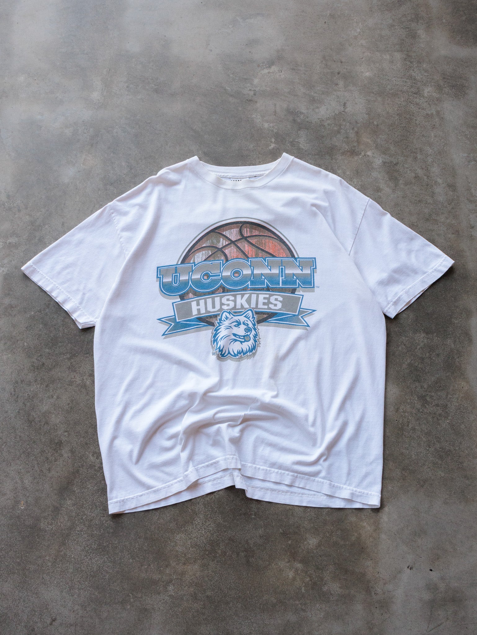 Vintage 90s White UConn Huskies Tee (XL)