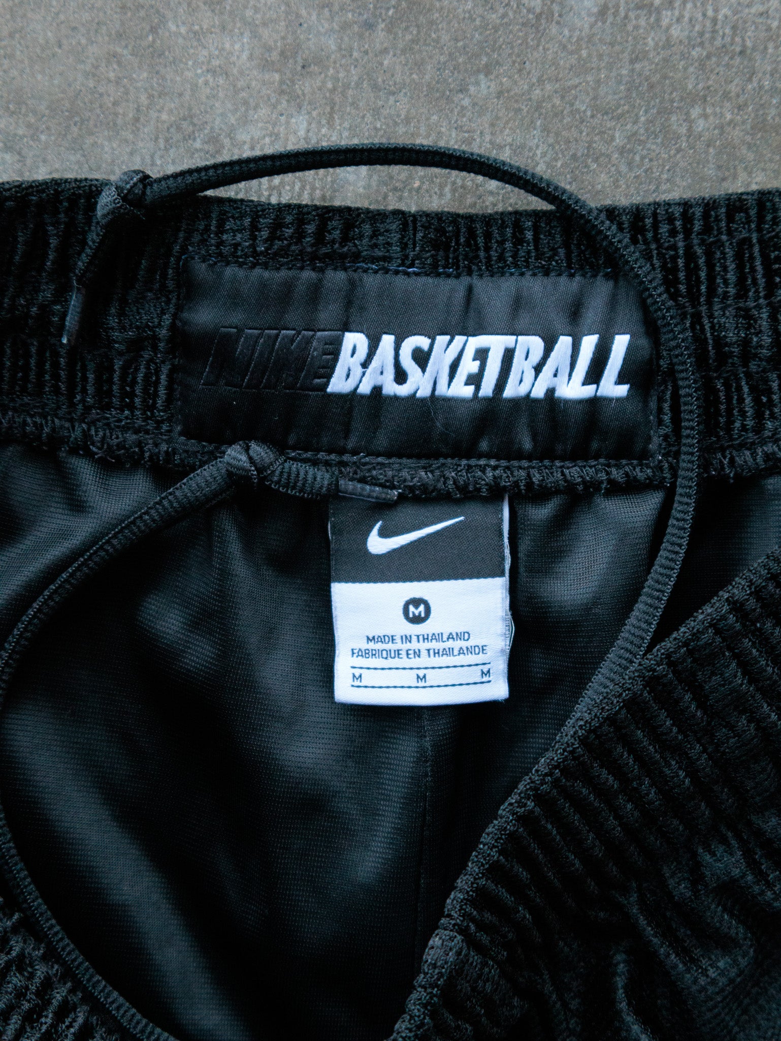 Vintage 00s Black Nike Basketball Shorts (M)
