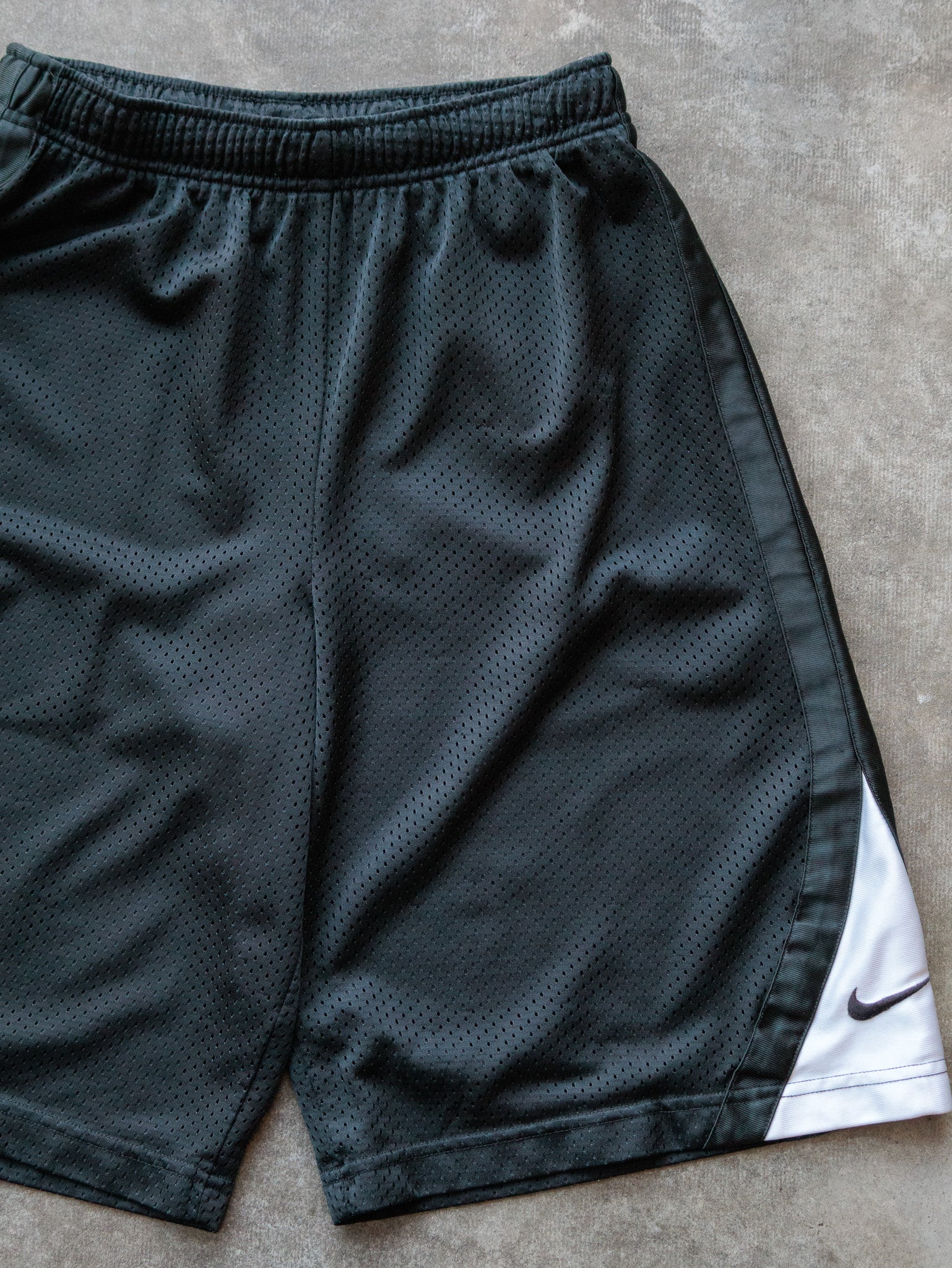 Vintage Green Nike Mesh Shorts (XL)