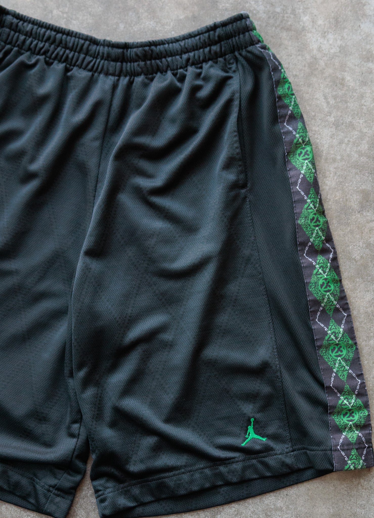 Vintage 00s Black Jordan Basketball Shorts (L)