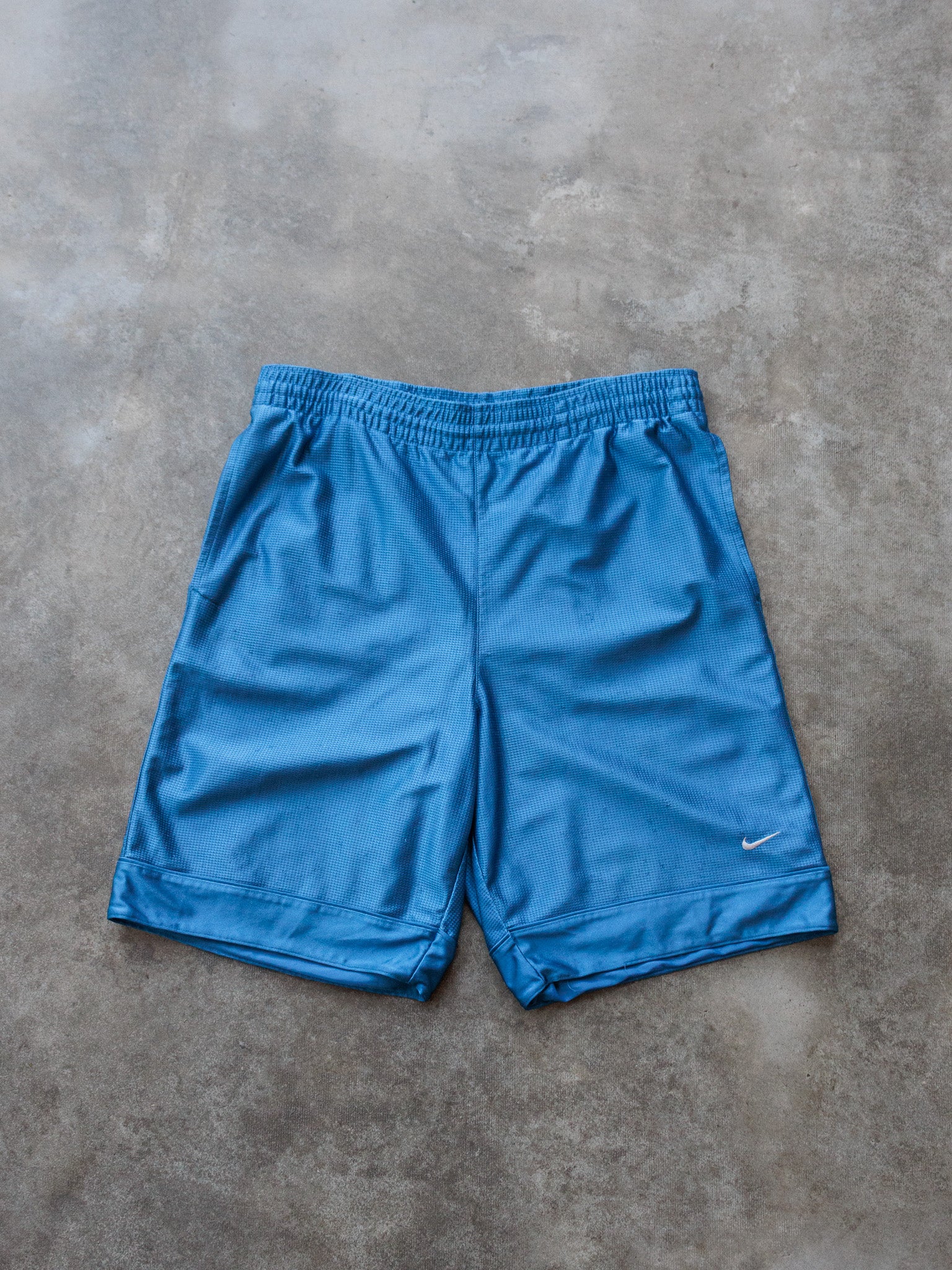 Vintage 00s Blue Nike Shorts (M)