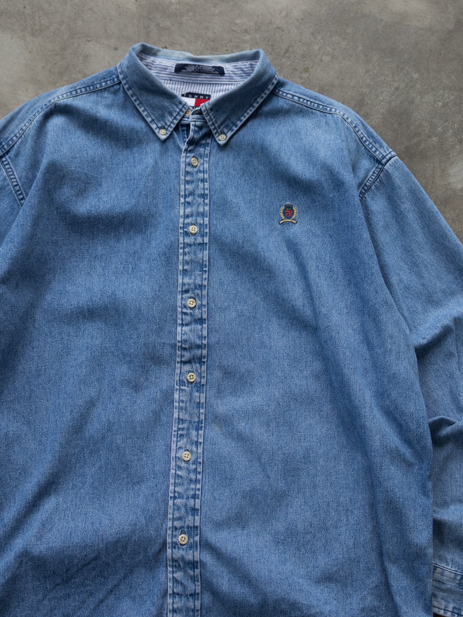 Vintage Tommy Hilfiger Denim Shirt (XL)