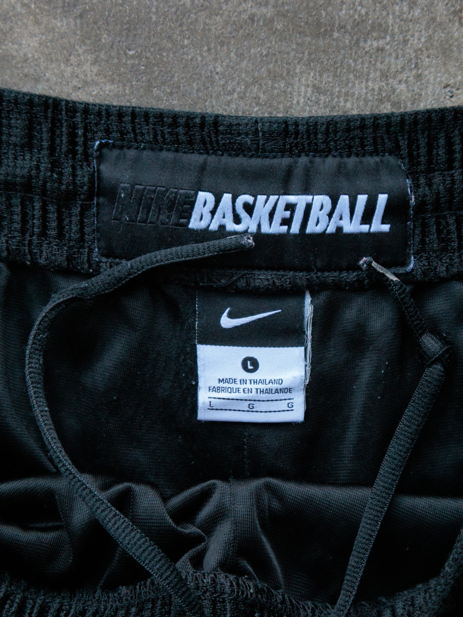 Black Nike Basketball Shorts (L)