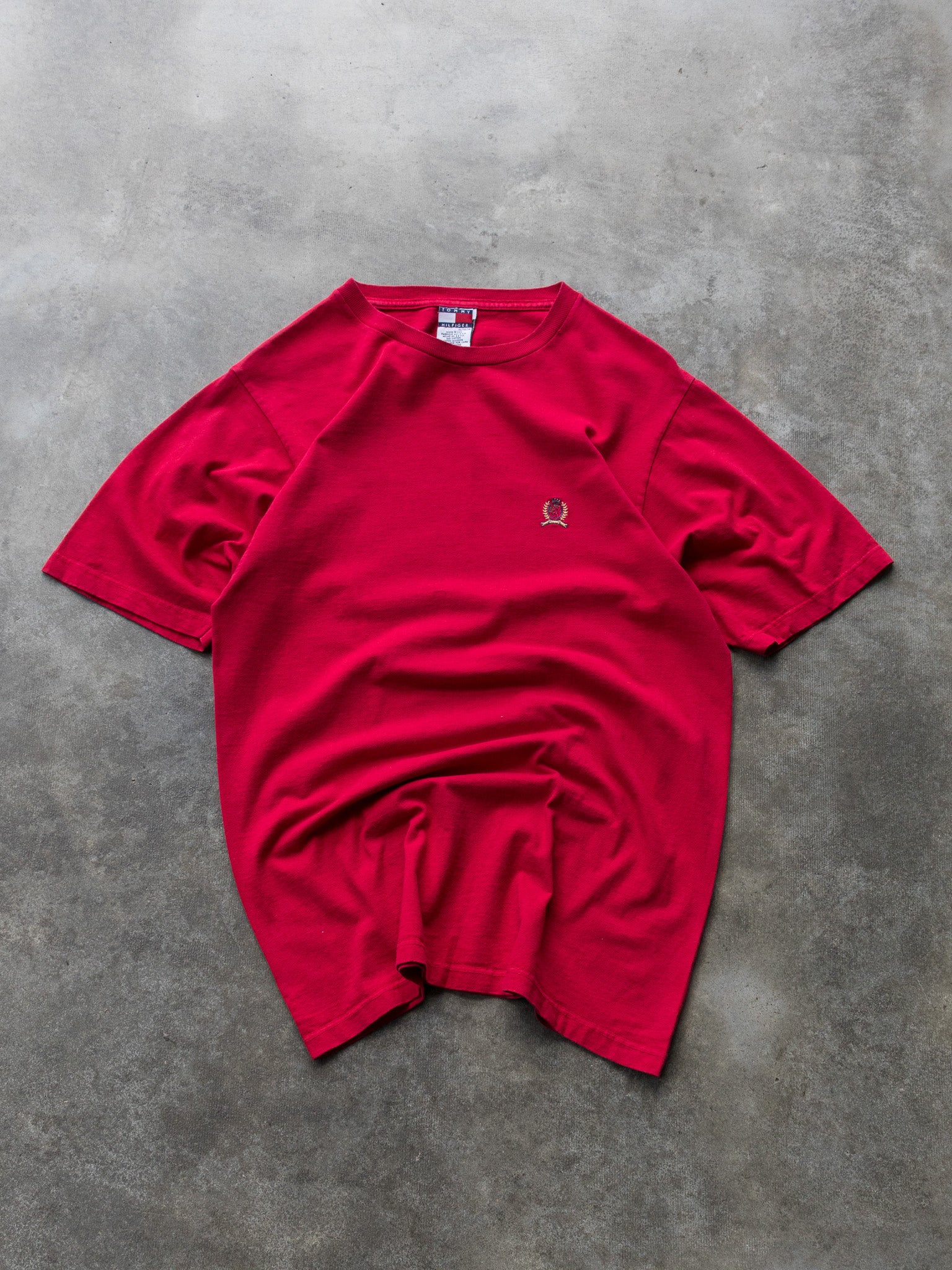 Vintage 90s Red Tommy Hilfiger Crest Tee (M)