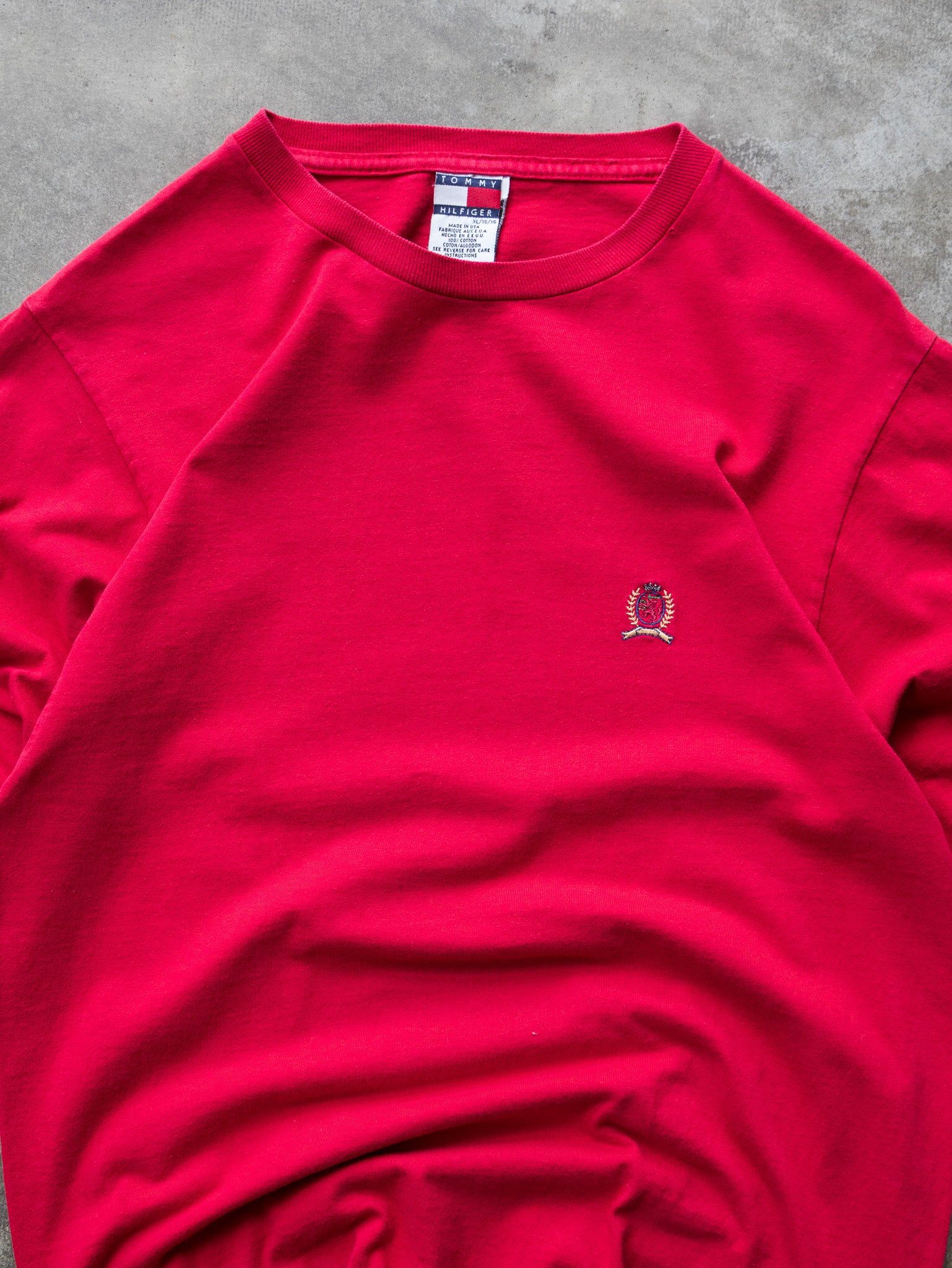 Vintage 90s Red Tommy Hilfiger Crest Tee (M)
