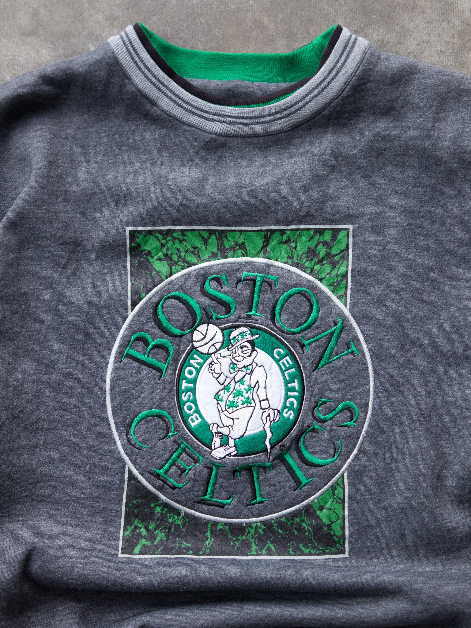 Vintage 90s Starter Boston Celtics Sweatshirt (XL)