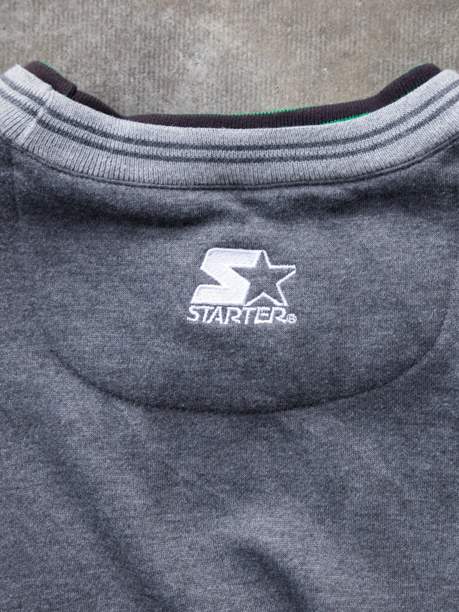 Vintage 90s Starter Boston Celtics Sweatshirt (XL)