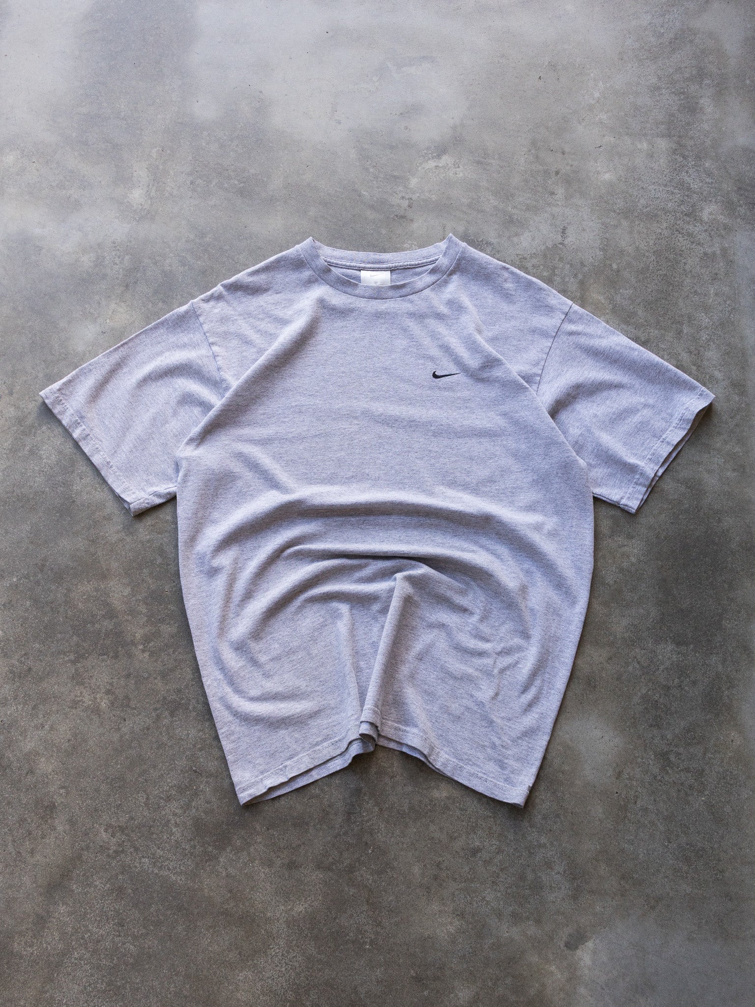 Vintage 00s Grey Nike Swoosh Tee (M)