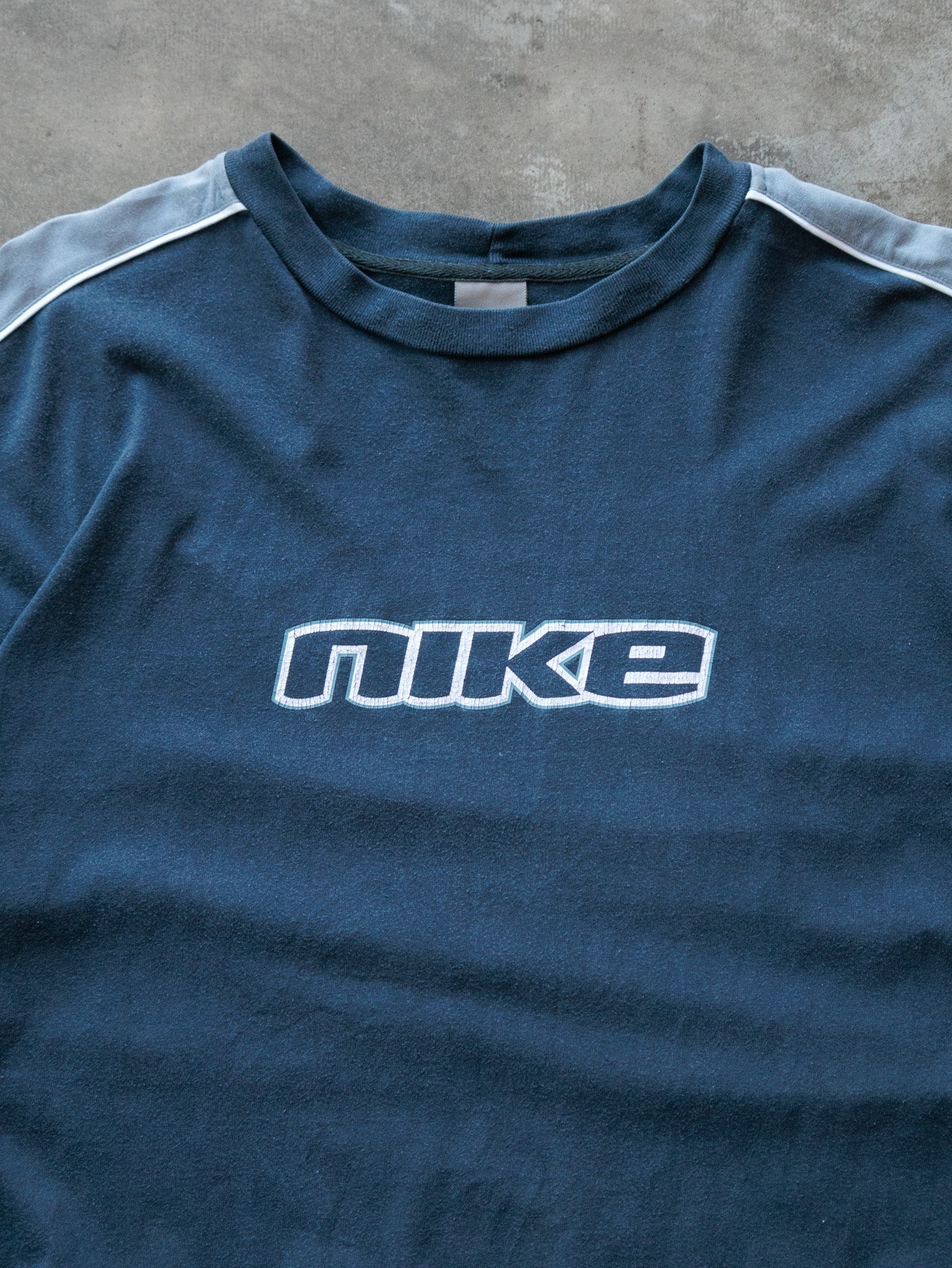 Vintage 00s Navy Nike Long Sleeve (XL)