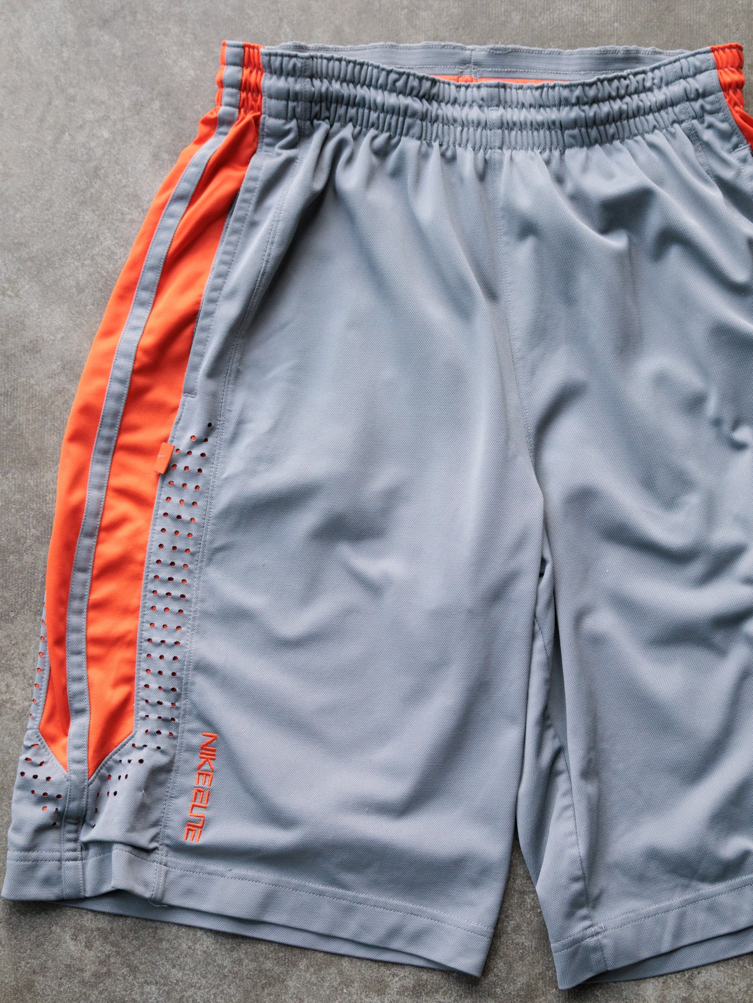 Vintage Grey Nike Elite Basketball Shorts (M)