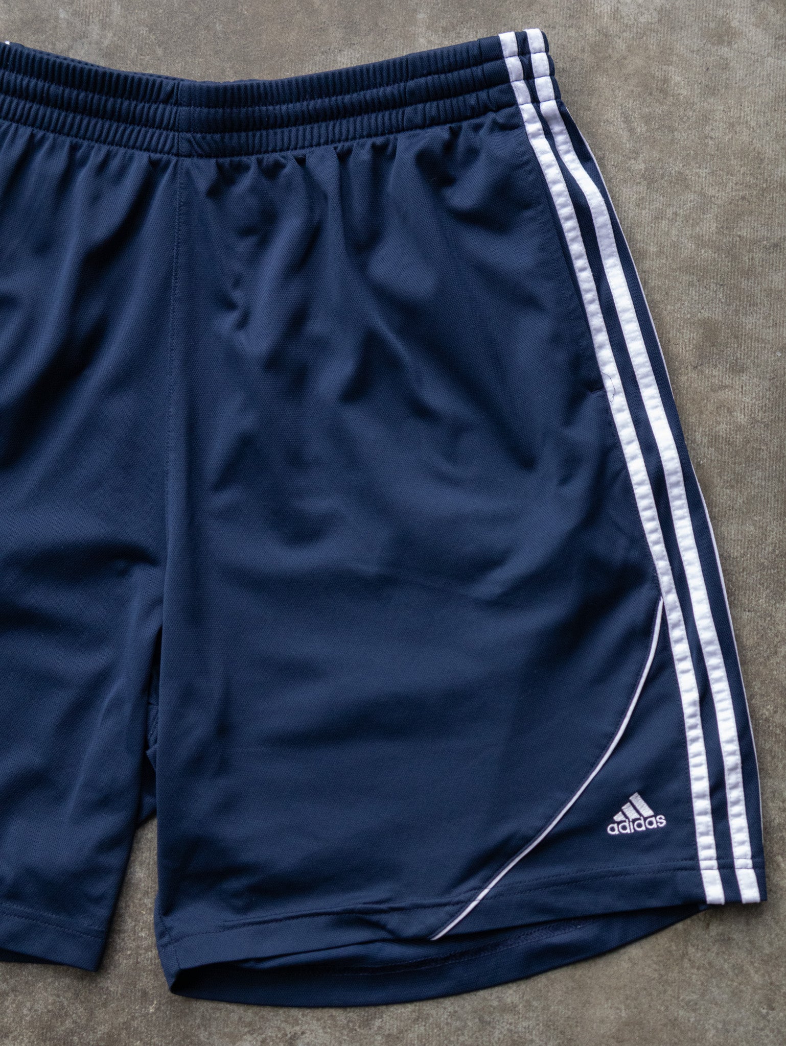 Vintage 00s Navy Adidas Shorts (XL)