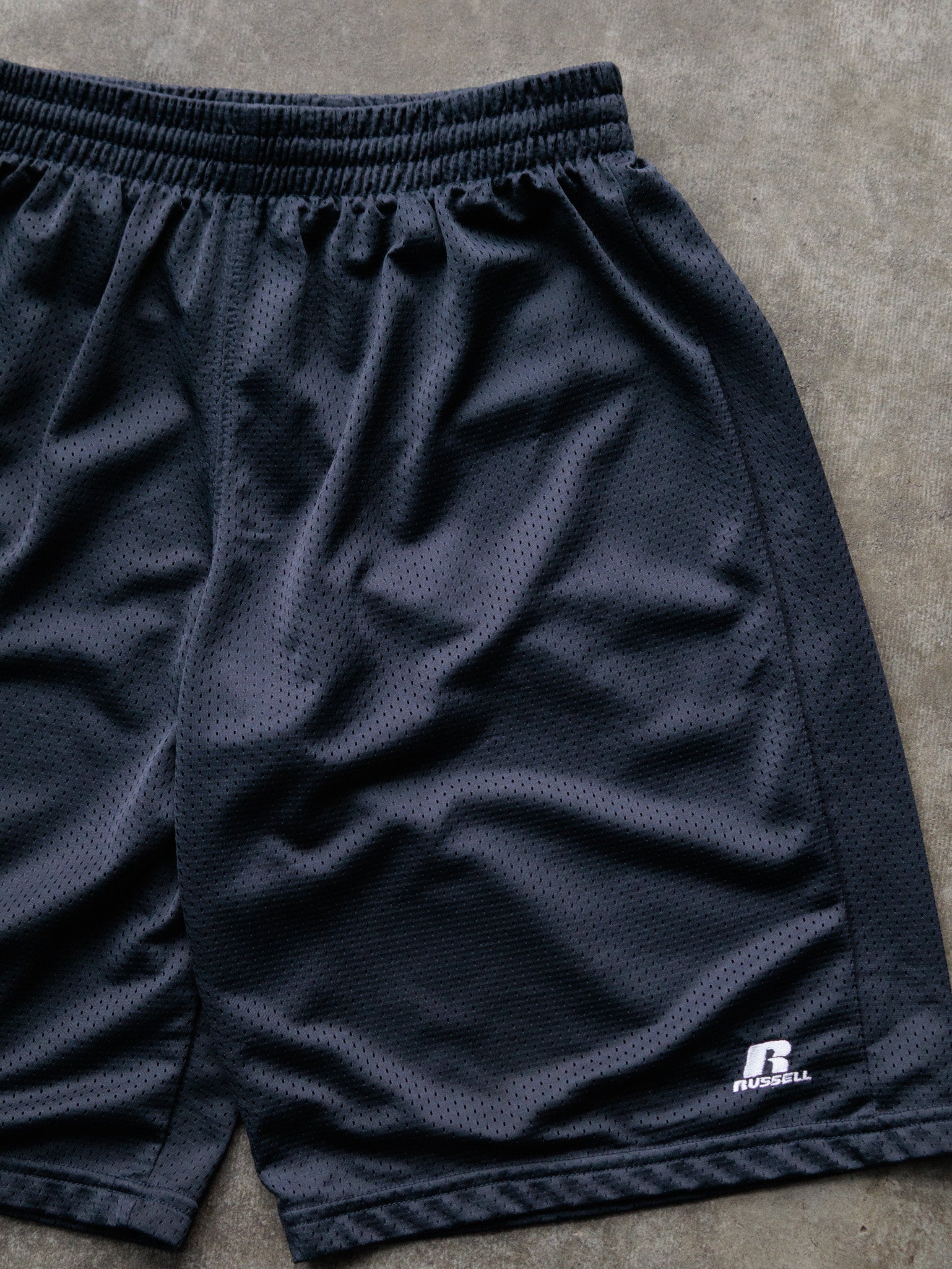 Vintage 00s Black Russell Athletic Mesh Shorts (18-20Y)