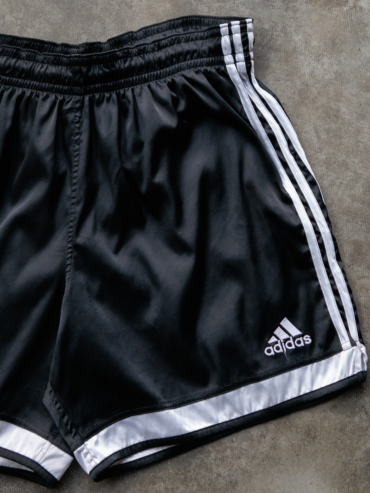 Vintage 00s Black Adidas Shorts (L)