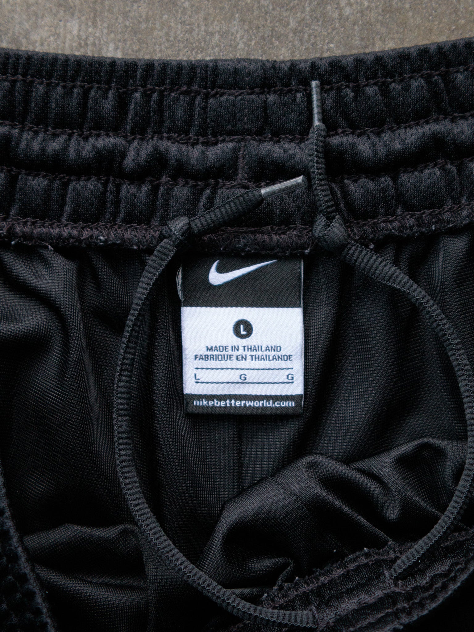 Vintage Black Nike Mesh Shorts (L)
