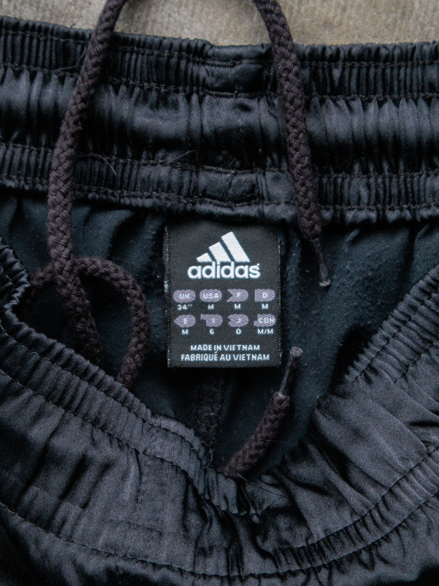 Vintage 00s Black Adidas Shorts (M)