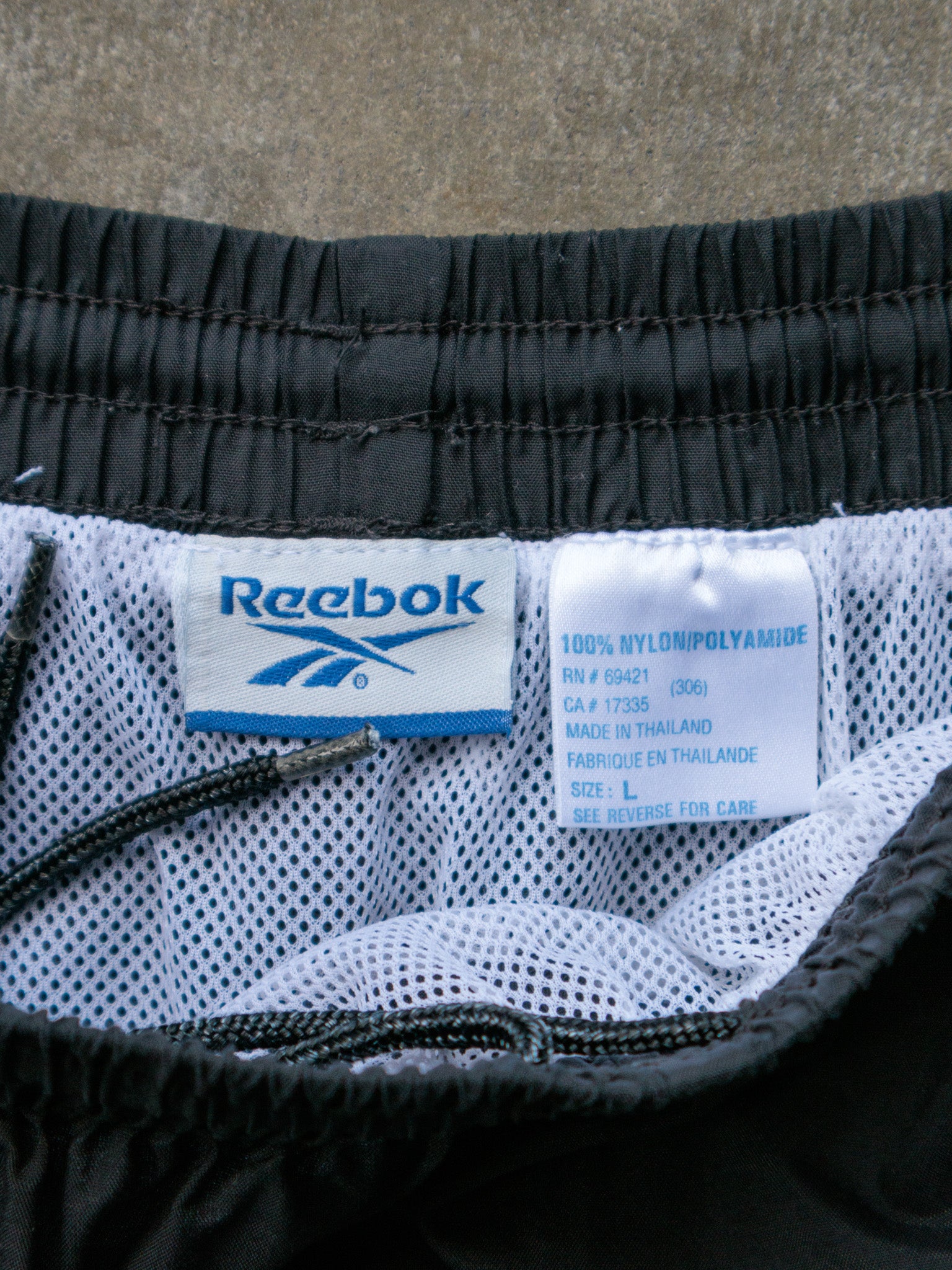 Vintage 00s Black Reebok Shorts (L)