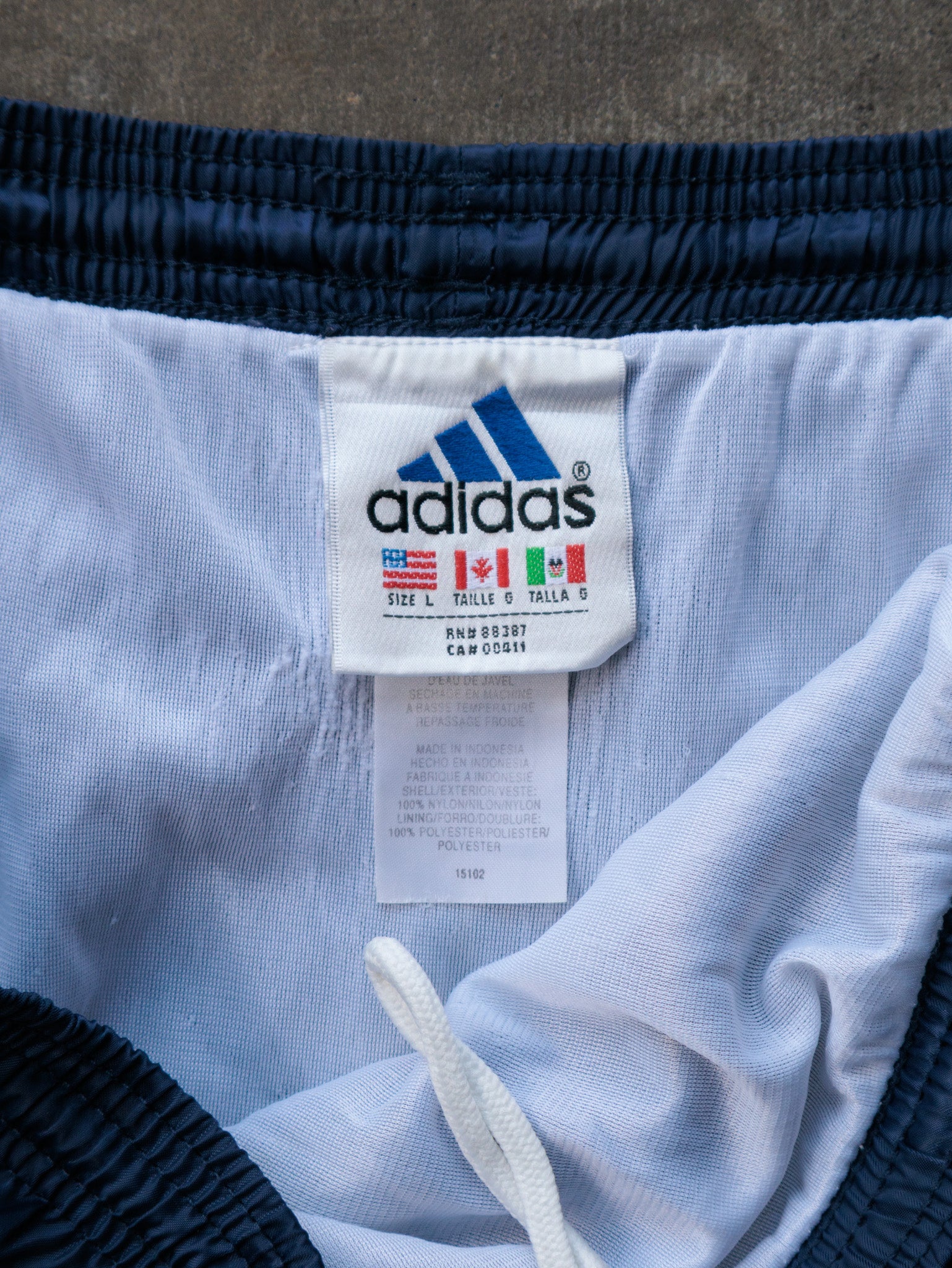 Vintage 00s Navy Adidas Shorts (L)