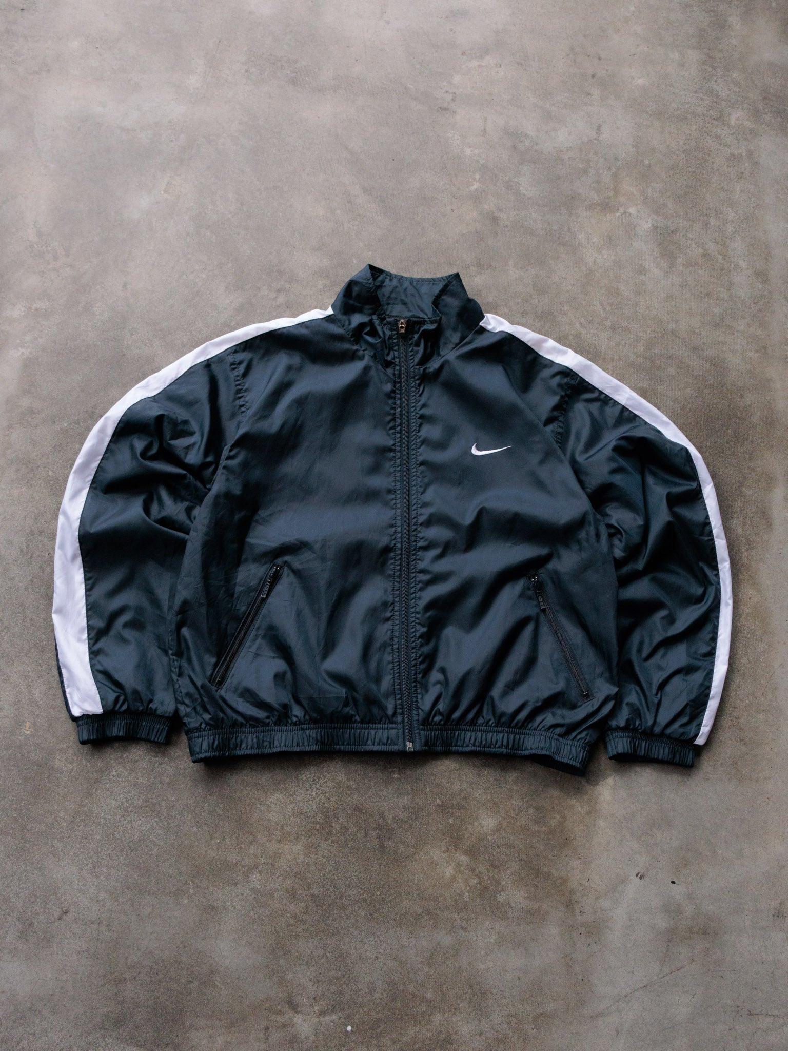 Vintage 00s Green Nike Windbreaker (Women's M)