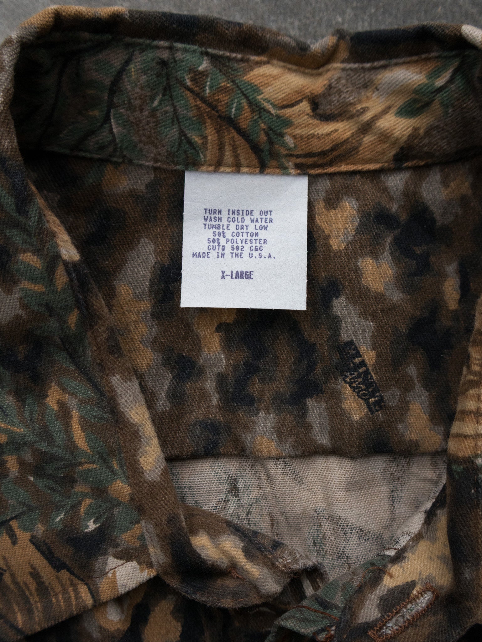Vintage Camo Leaf Print Shirt (XL)