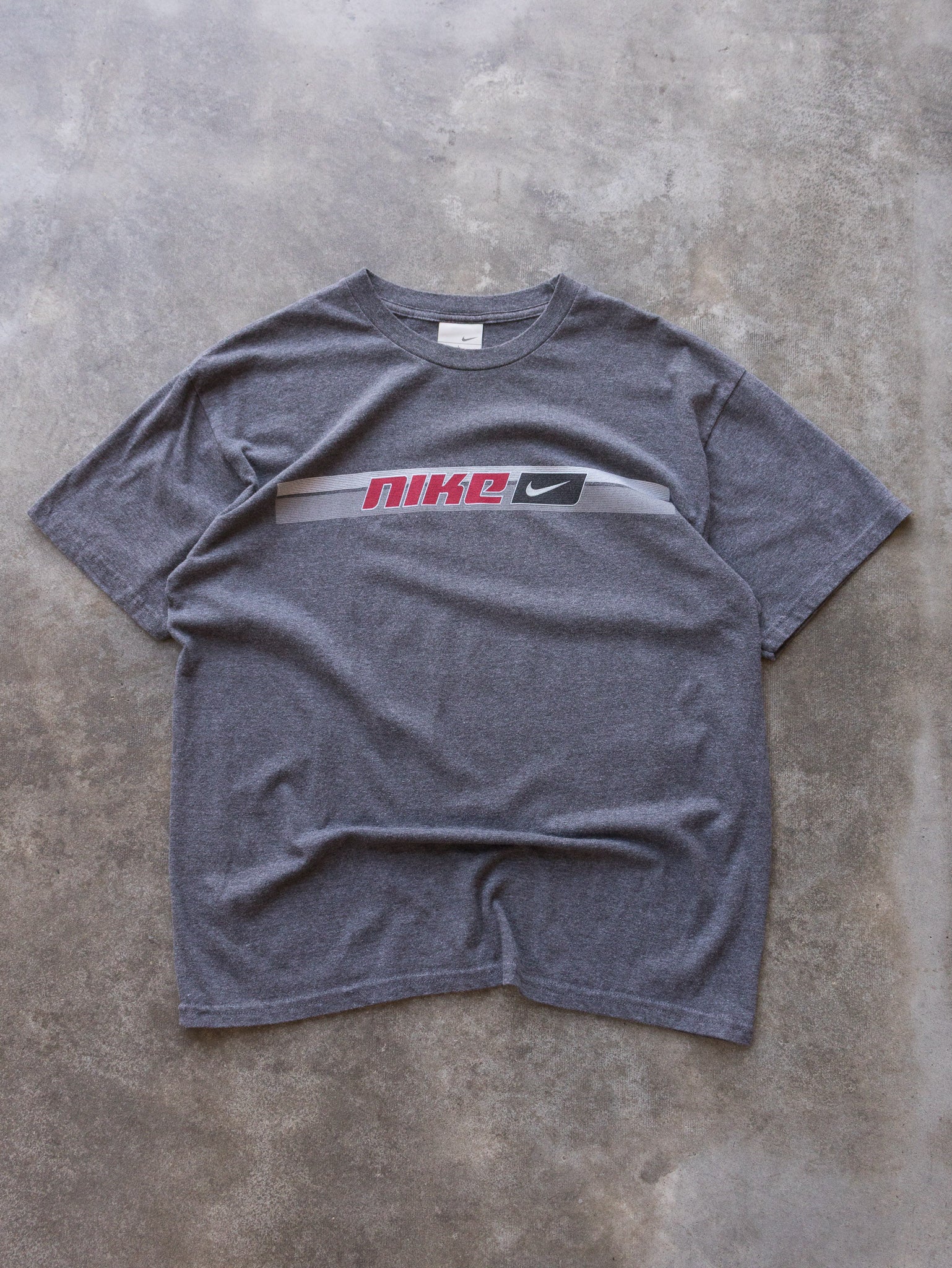 Vintage 00s Grey Nike Graphic Tee (L)