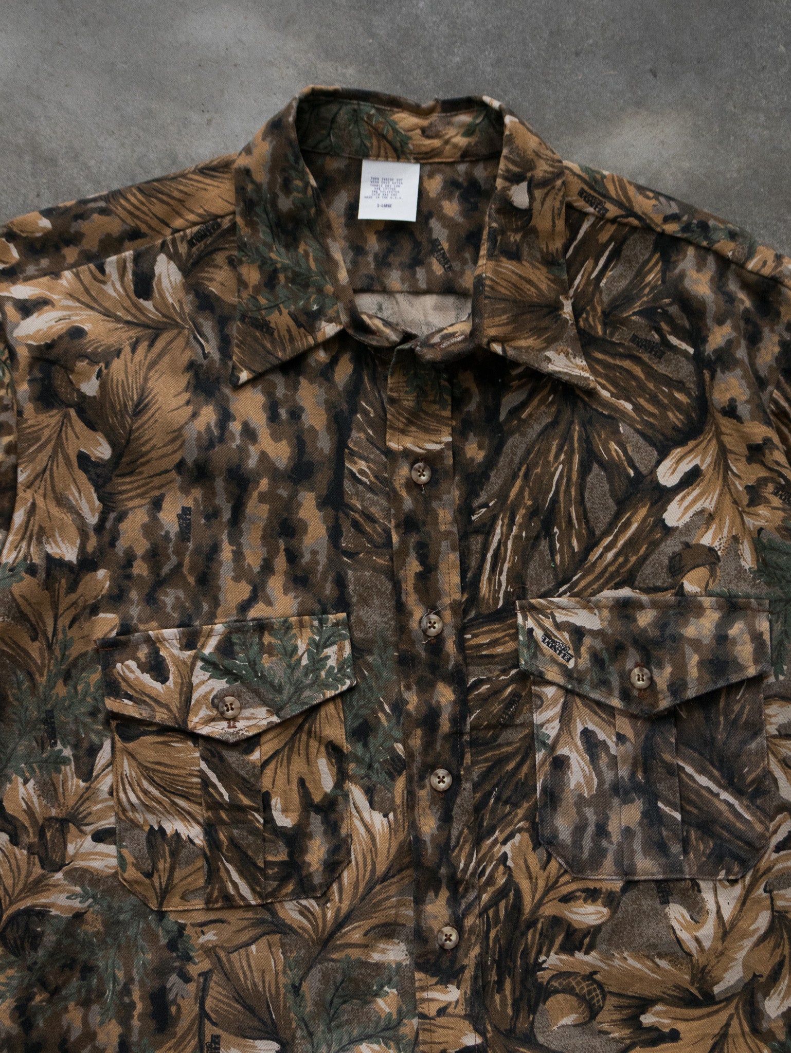 Vintage Camo Leaf Print Shirt (XL)