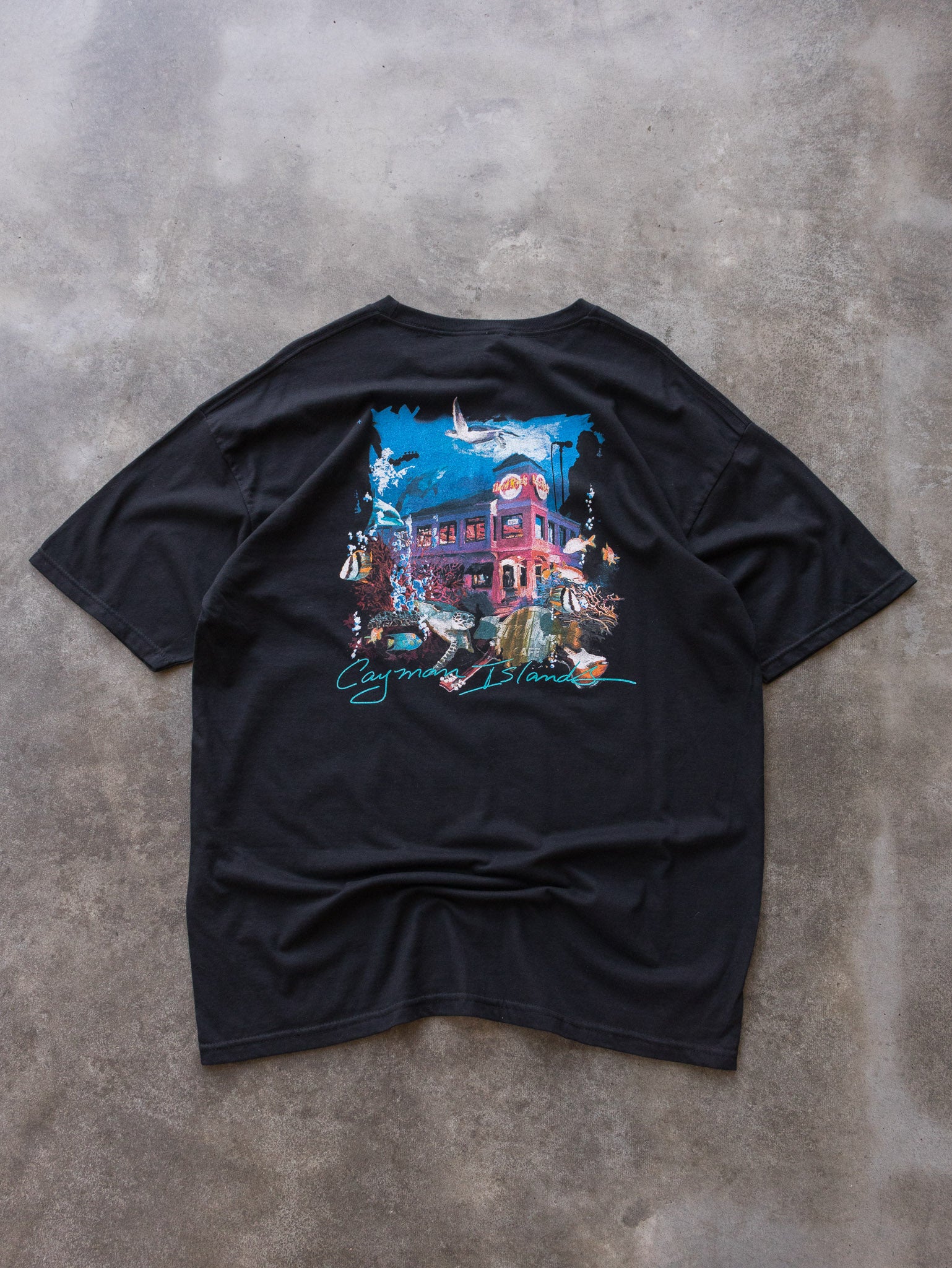 Vintage 00s Hard Rock Cafe Cayman Islands Graphic Tee (XL)