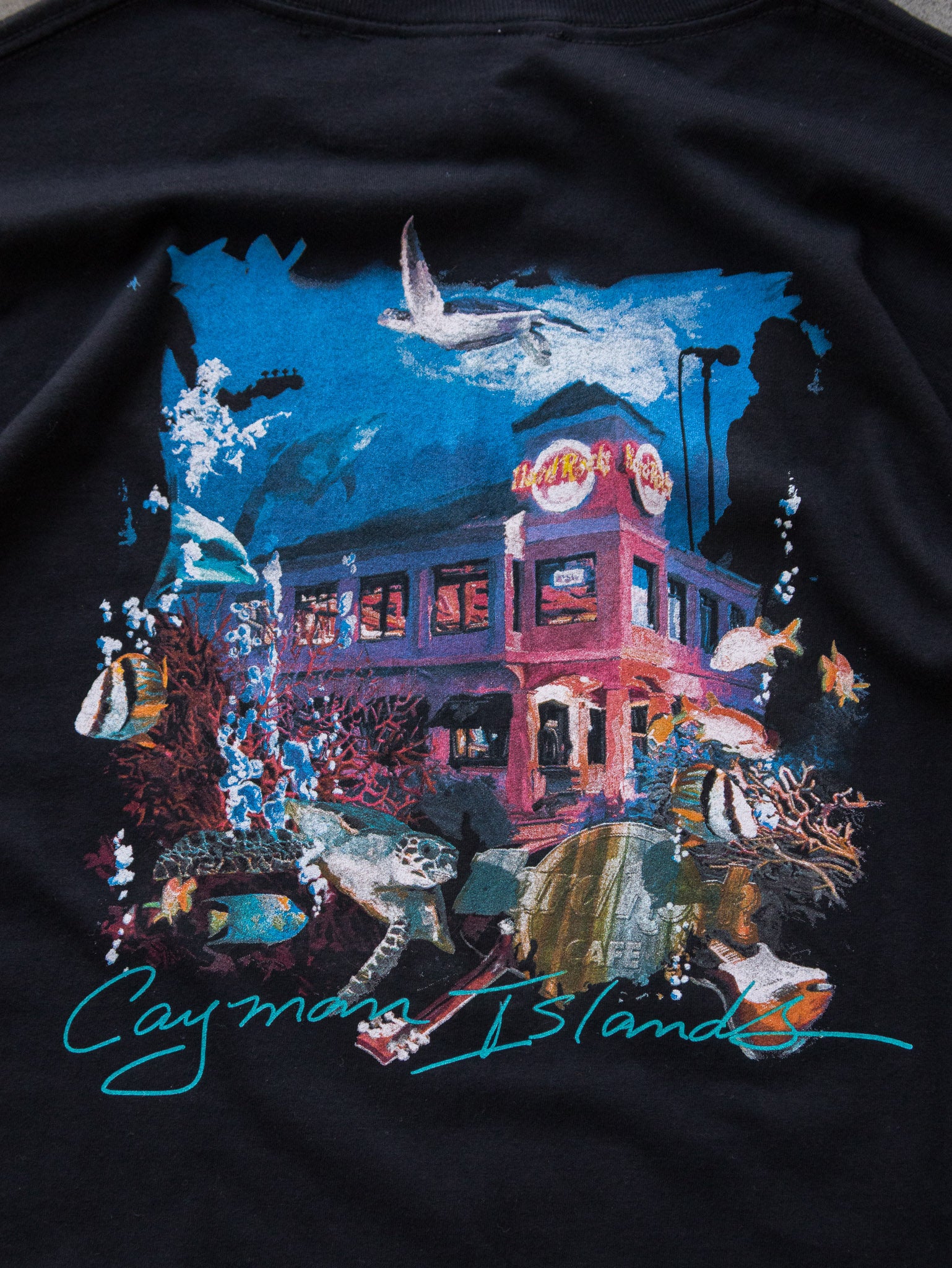 Vintage 00s Hard Rock Cafe Cayman Islands Graphic Tee (XL)