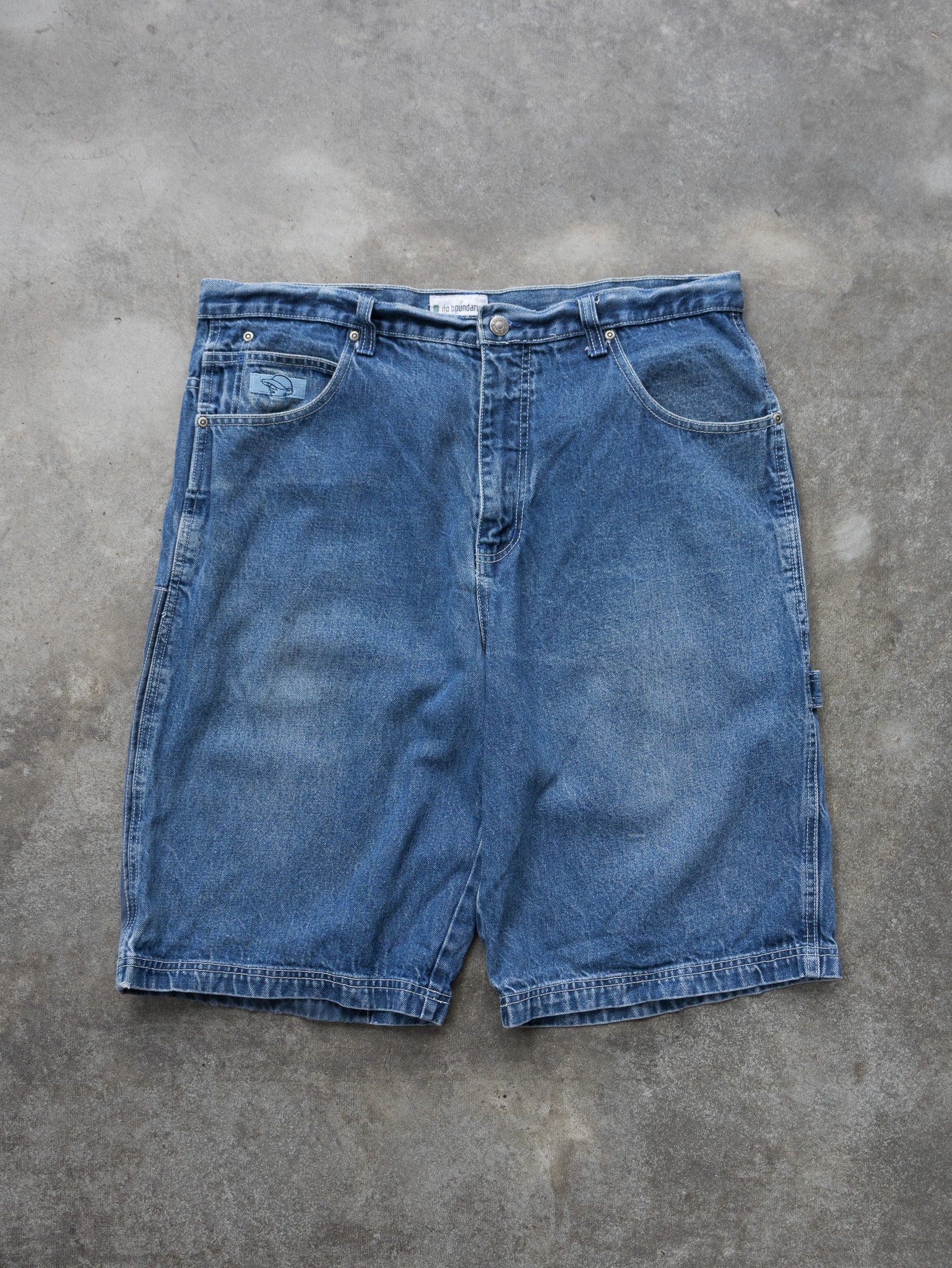 Vintage Y2K Urban Skull Denim Jorts (W38)