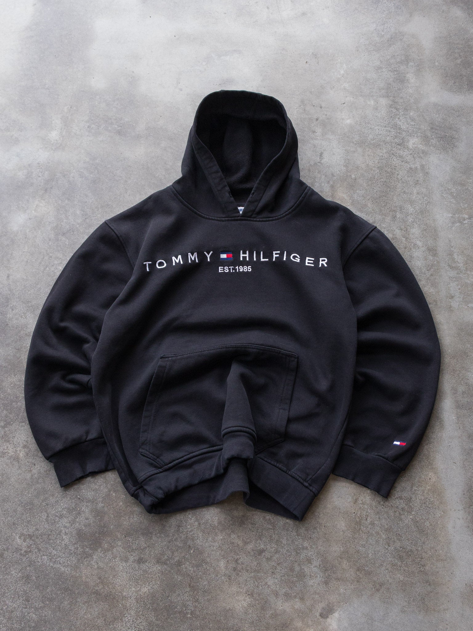Vintage 90s Black Tommy Hilfiger Hoodie (M)