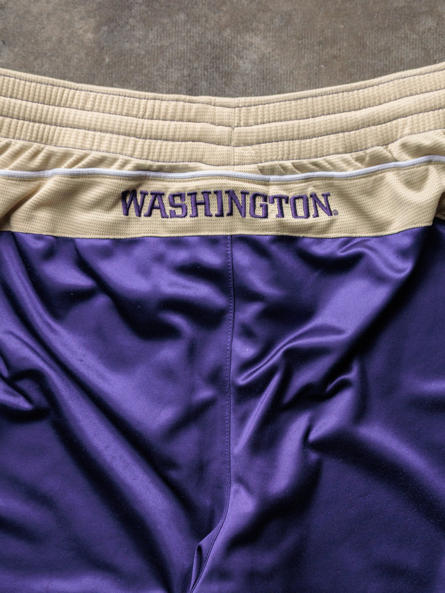 Vintage 00s Purple Washington Nike Basketball Shorts (L)