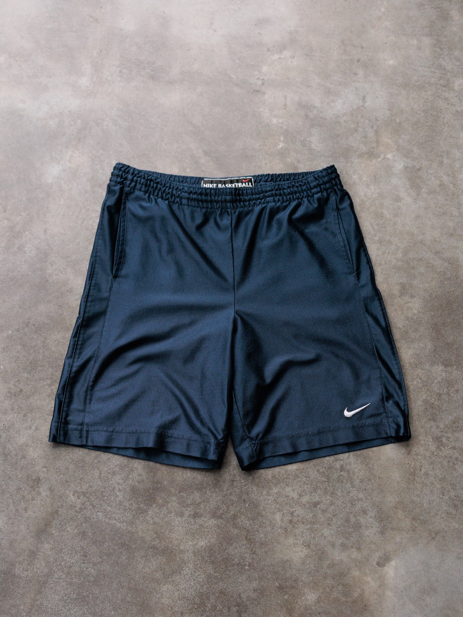 Vintage 00s Navy Nike Basketball Shorts (M)