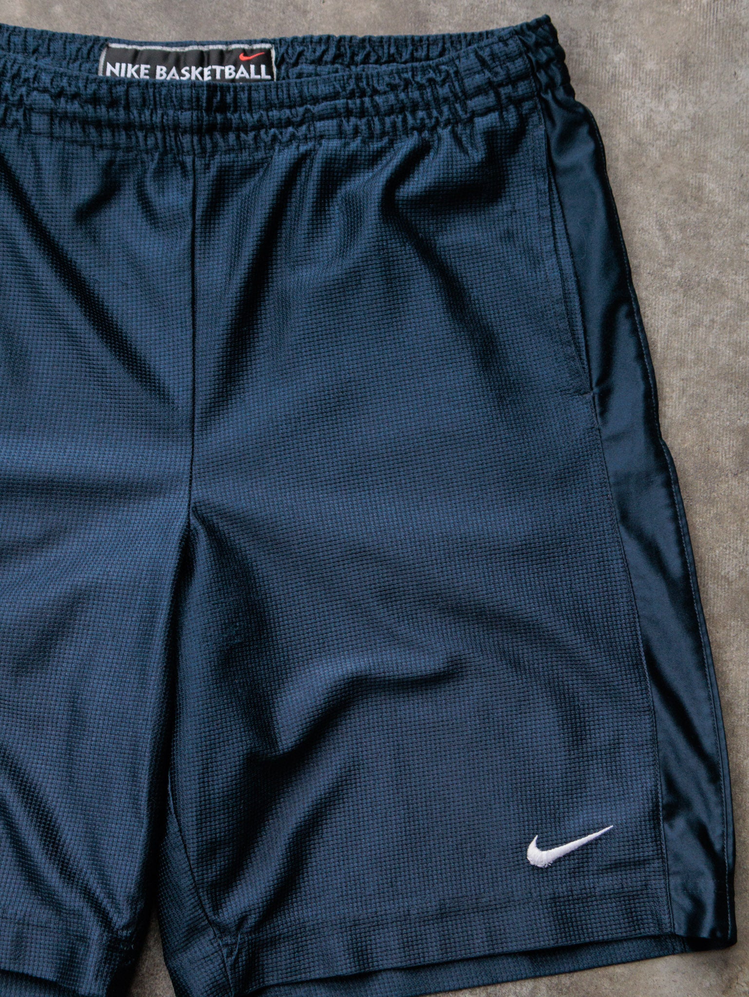 Vintage 00s Navy Nike Basketball Shorts (M)