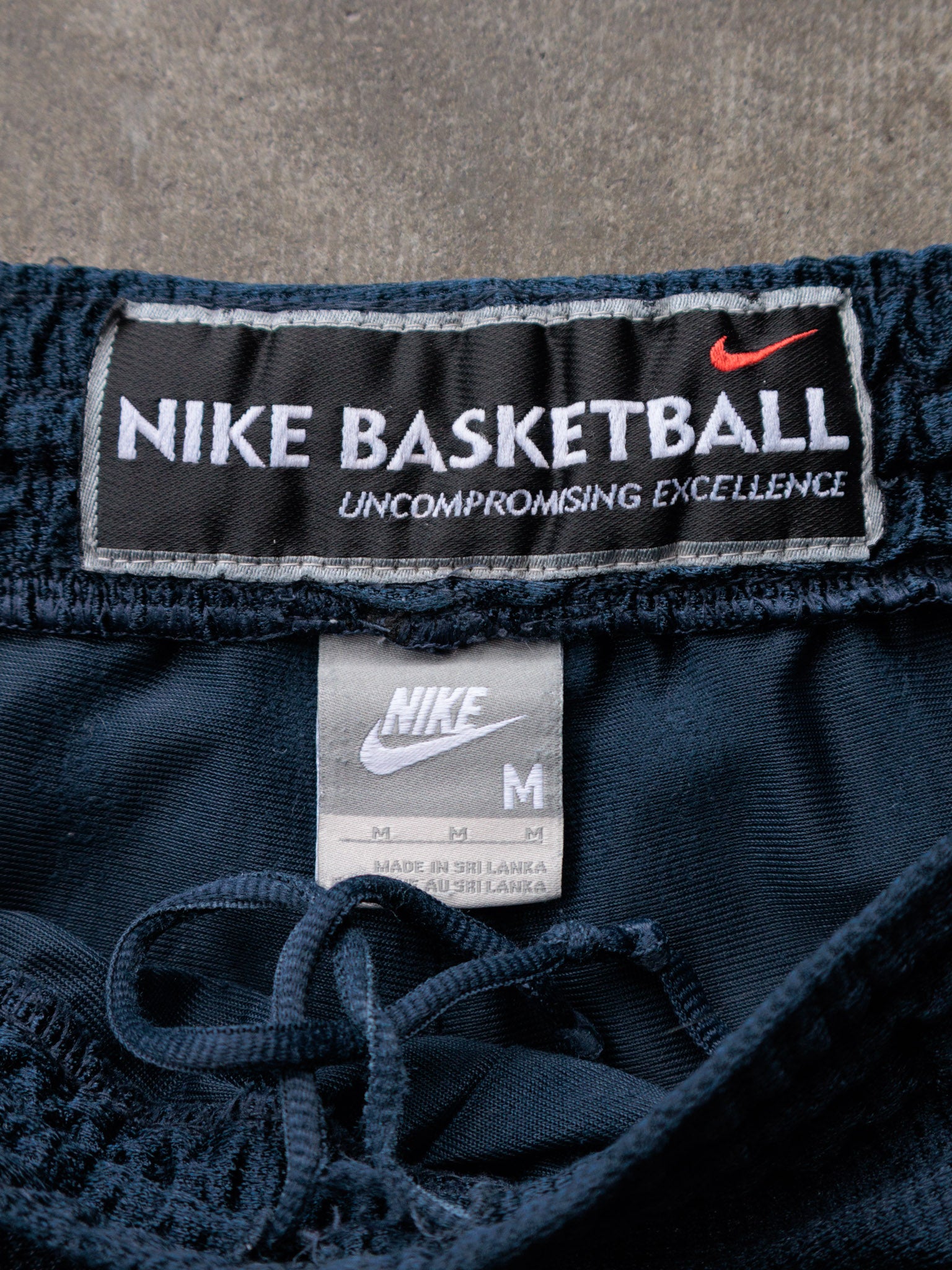 Vintage 00s Navy Nike Basketball Shorts (M)