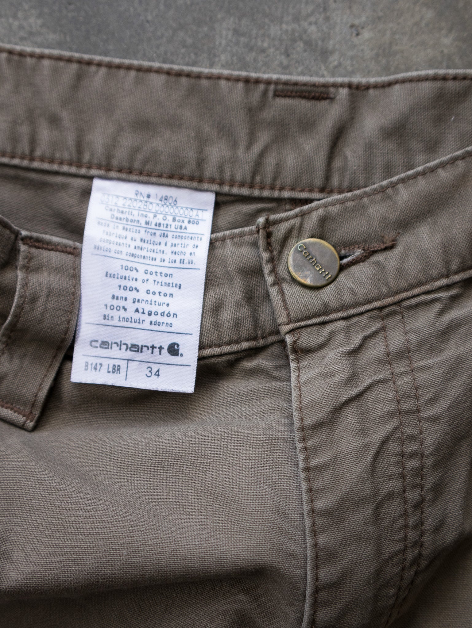 Vintage Brown Carhartt Work Shorts (W34)