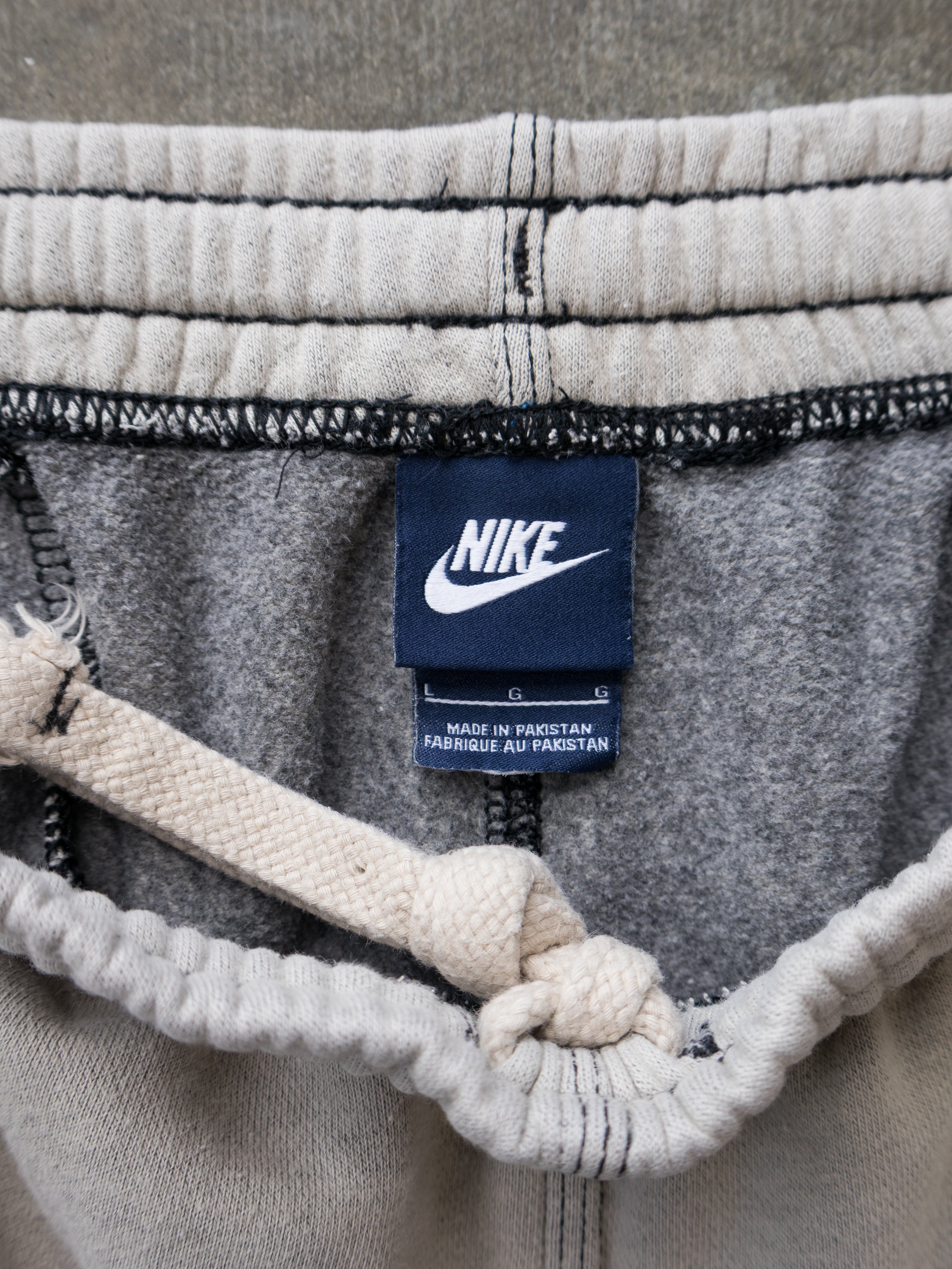 Vintage Nike Sweat Shorts (L)