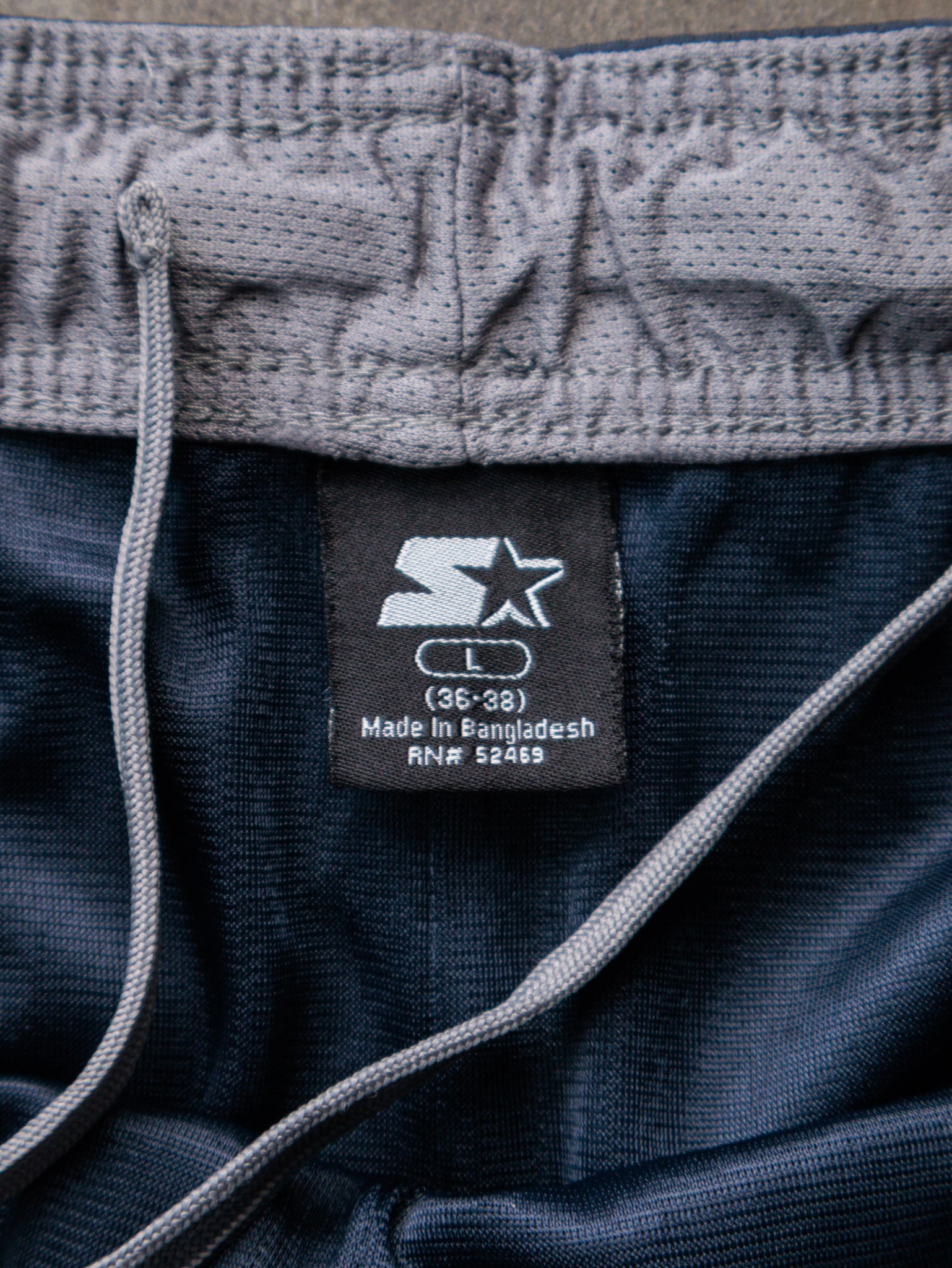 Vintage 00s Navy Starter Mesh Shorts (L)