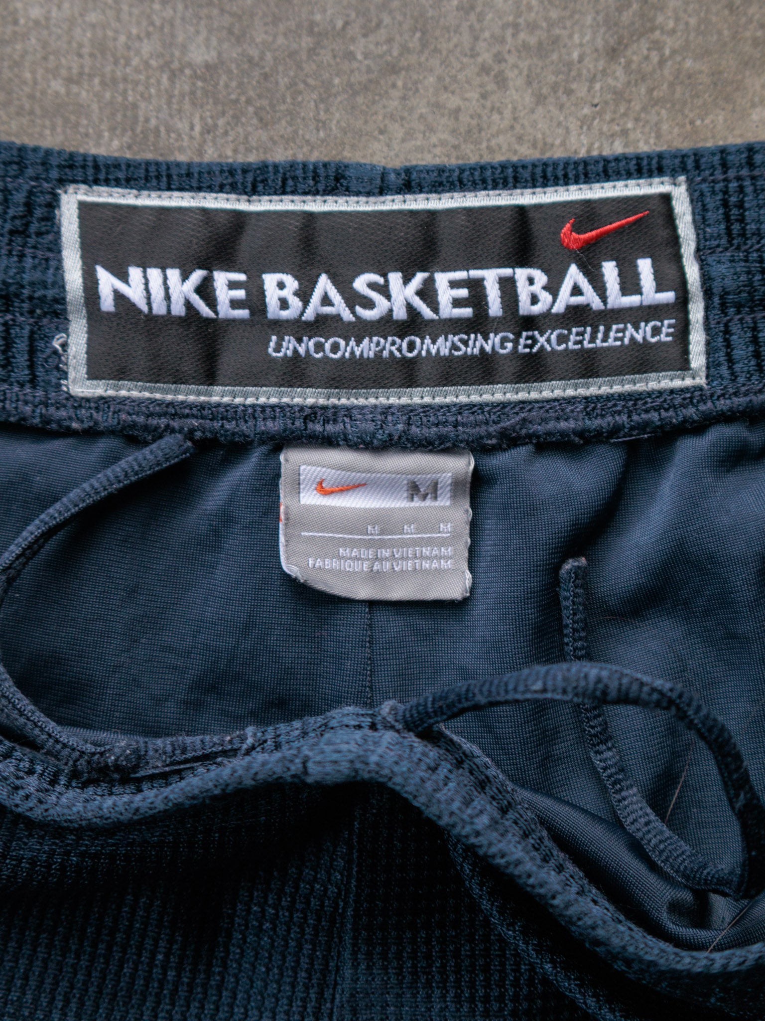 Vintage 00s Navy Nike Basketball Shorts (M)