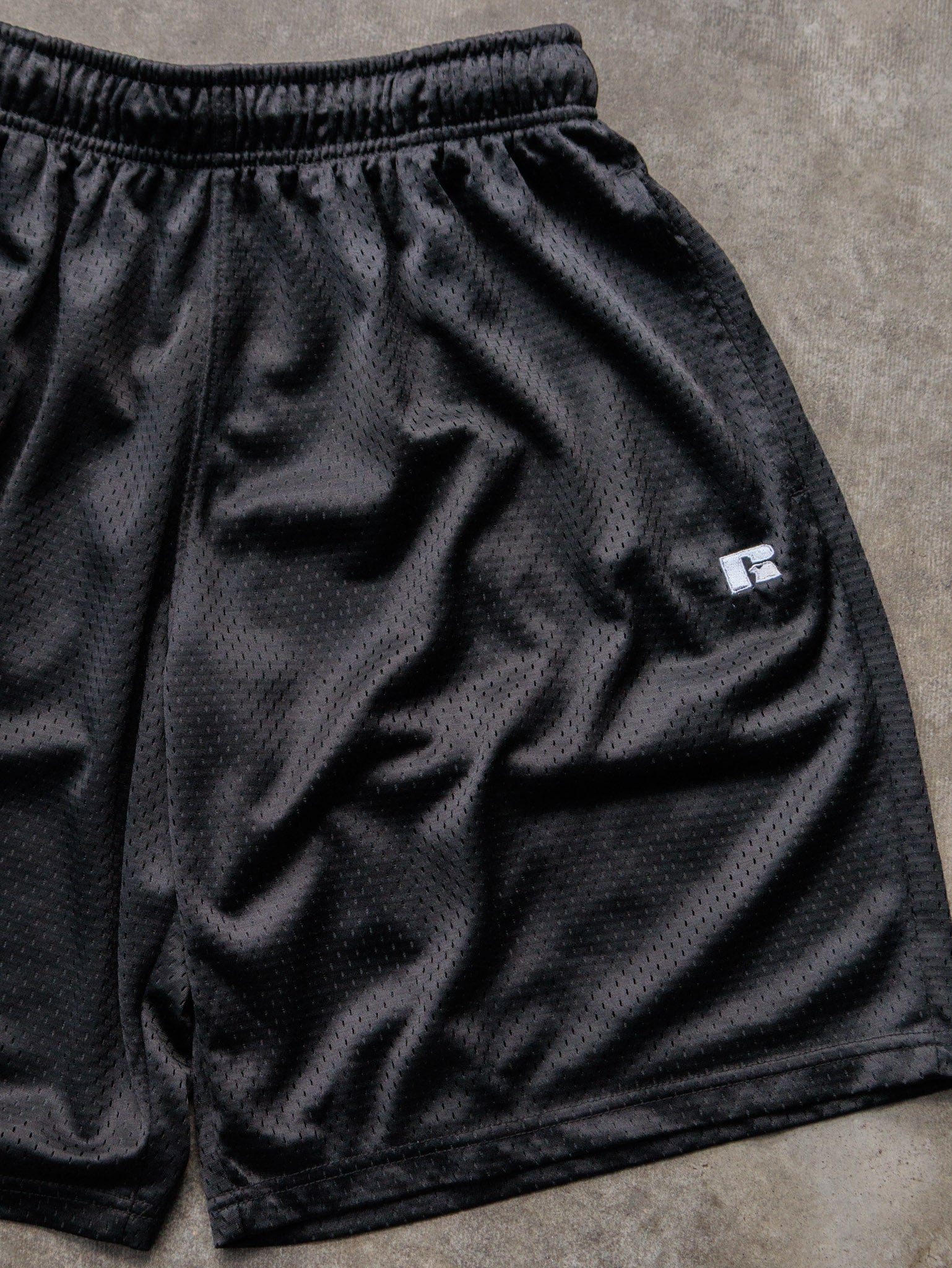Vintage 00s Black Russell Athletic Mesh Shorts (M)