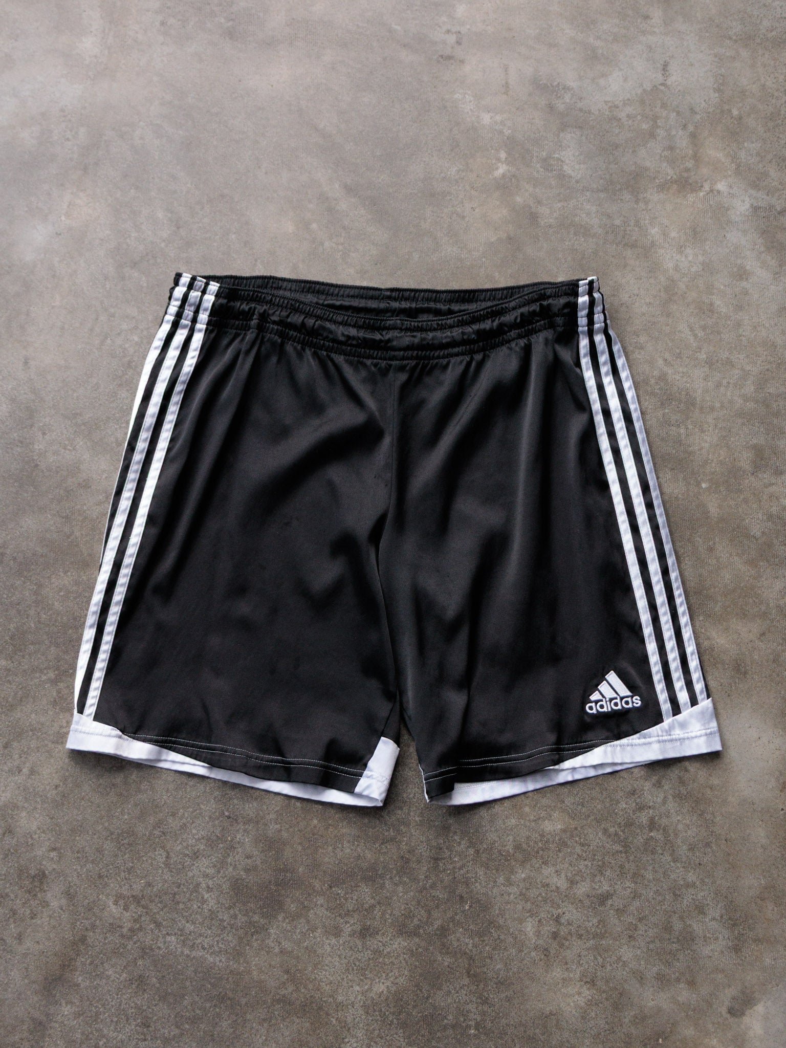 Vintage 00s Black Adidas Shorts (M)