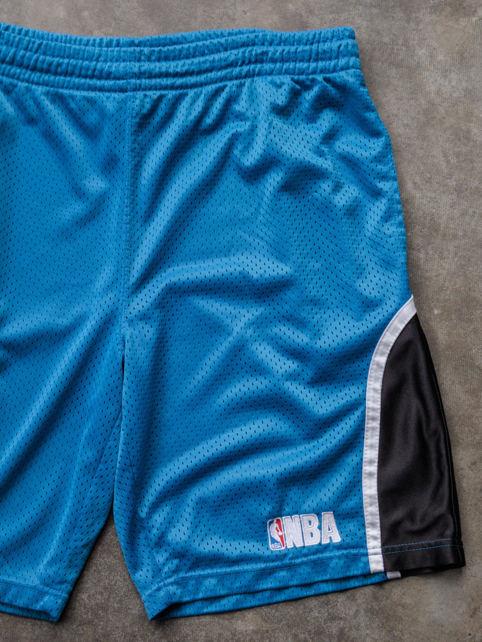 Vintage 00s Blue NBA Basketball Shorts (M)