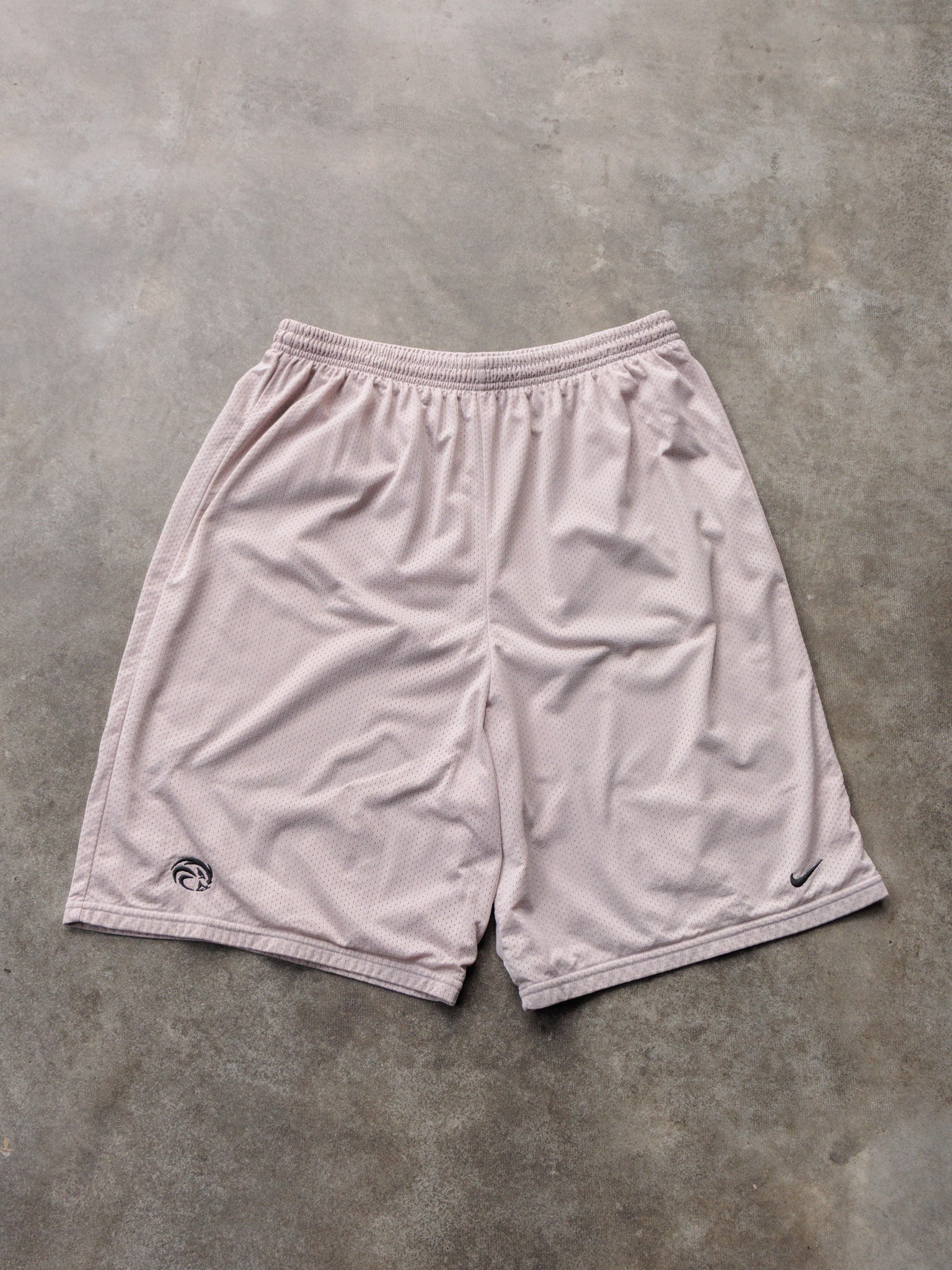 Vintage 00s Pink Nike Mesh Shorts (L)
