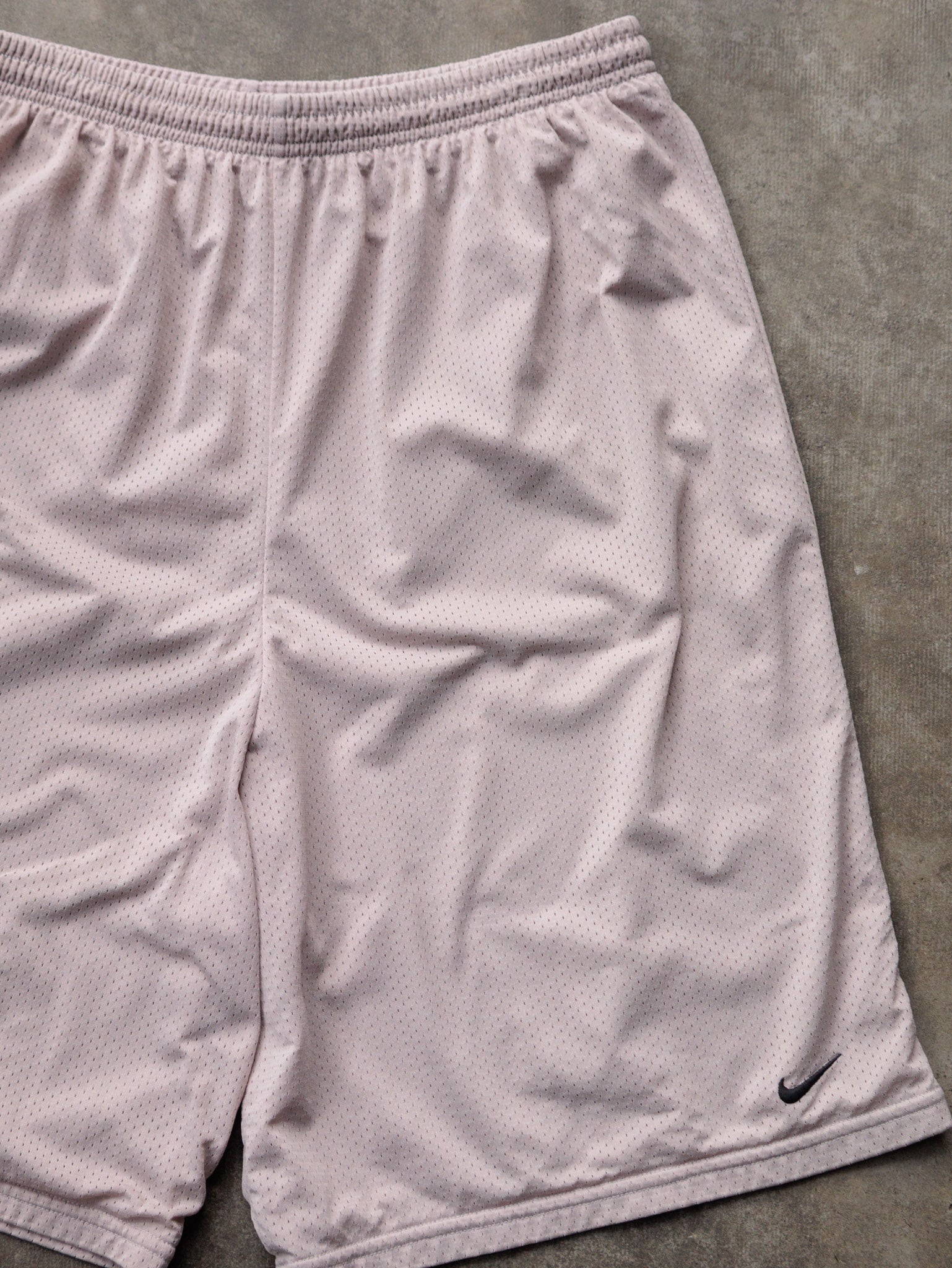 Vintage 00s Pink Nike Mesh Shorts (L)