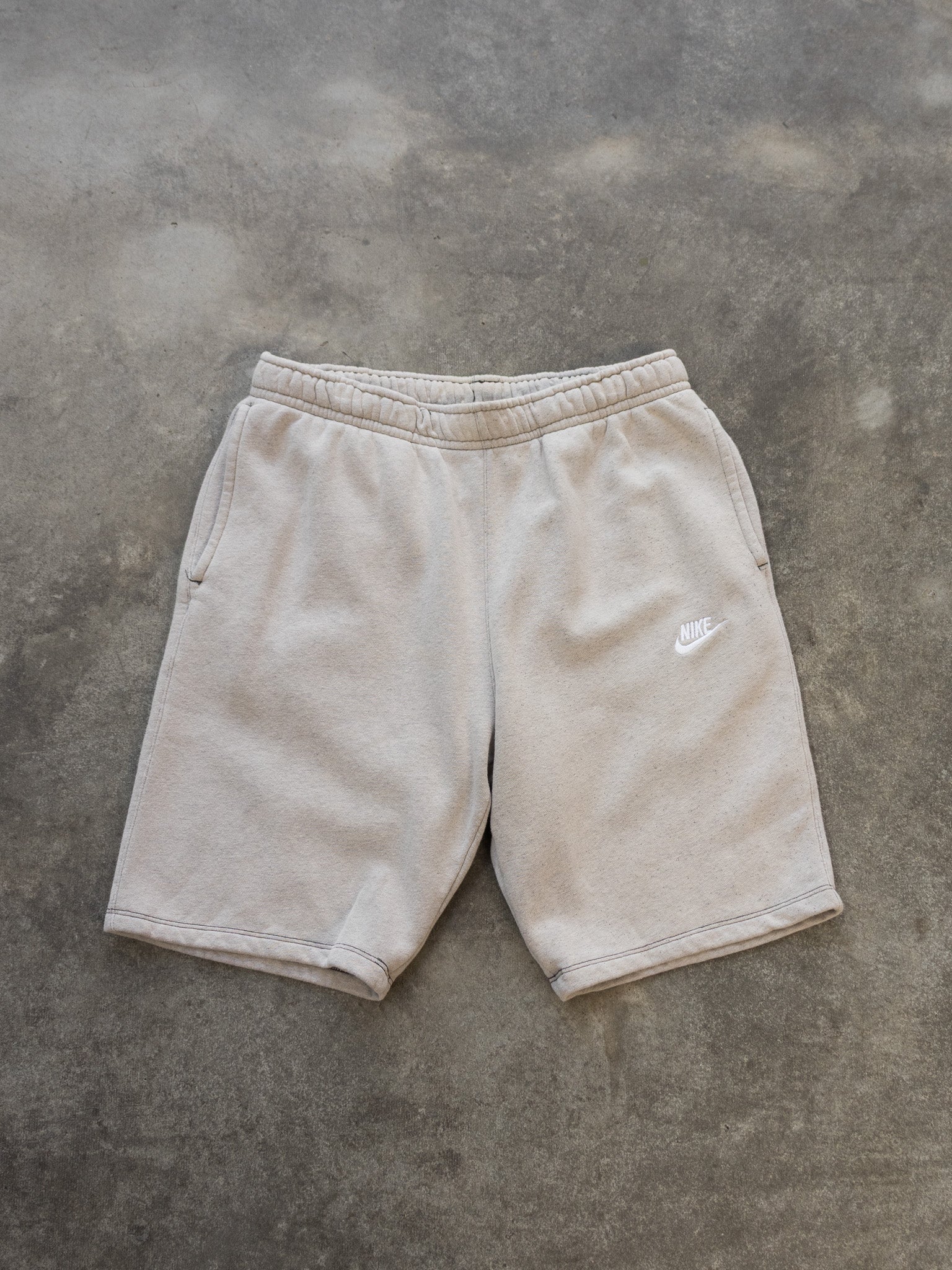 Vintage Nike Sweat Shorts (L)
