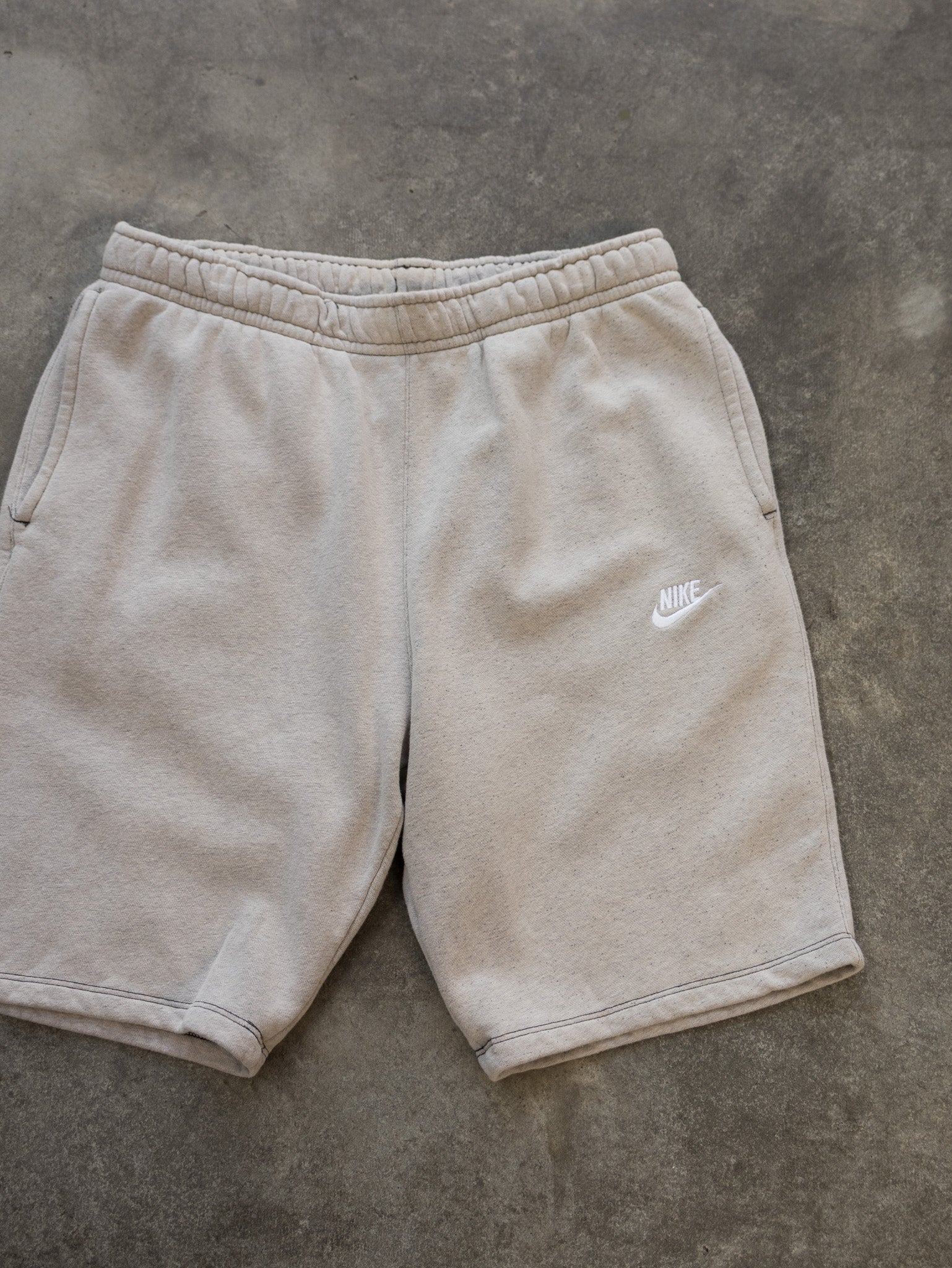 Vintage Nike Sweat Shorts (L)