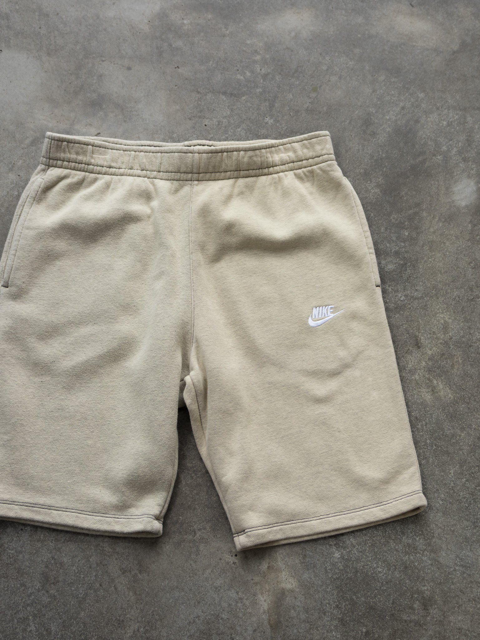 Vintage Nike Sweat Shorts (L)