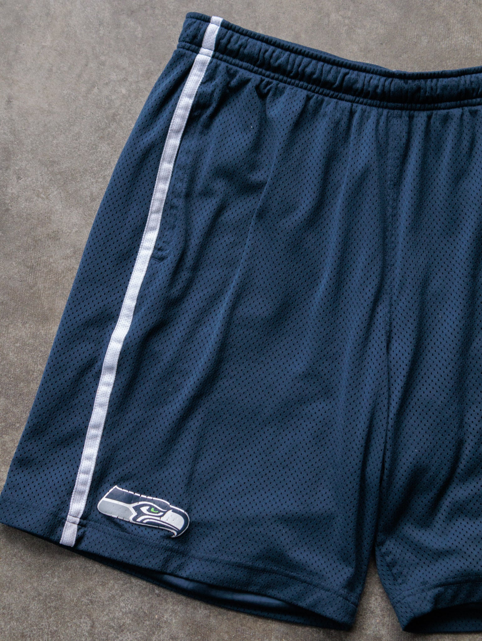 Vintage 00s Navy Nike Seattle Seahawks Mesh Shorts (L)
