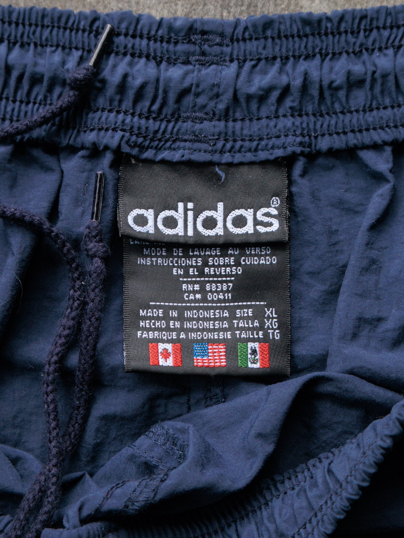 Vintage 90s Navy Adidas Shorts (XL)