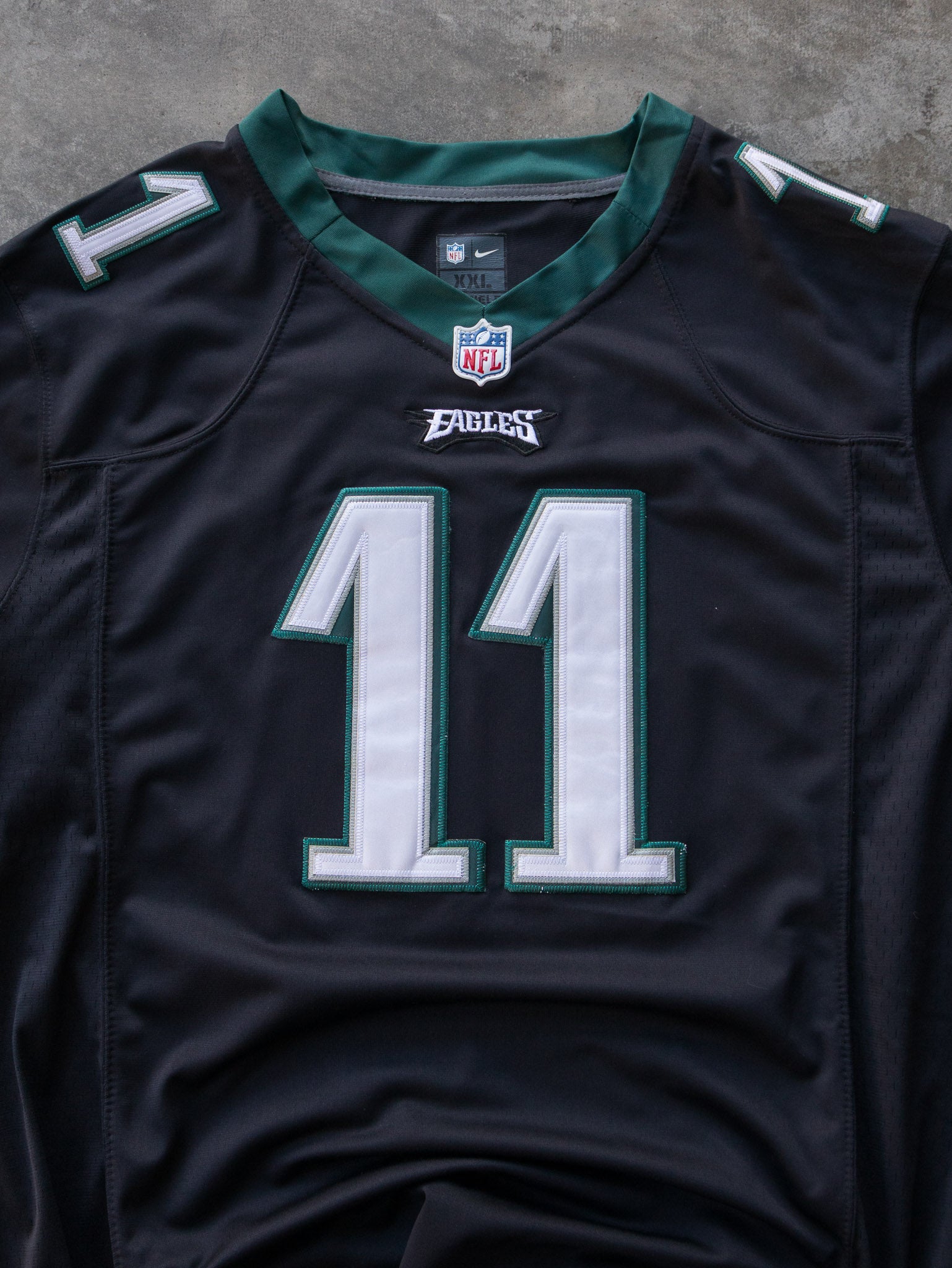 Vintage Nike Philadelphia Eagles Carson Wentz NFL Jersey (2XL)
