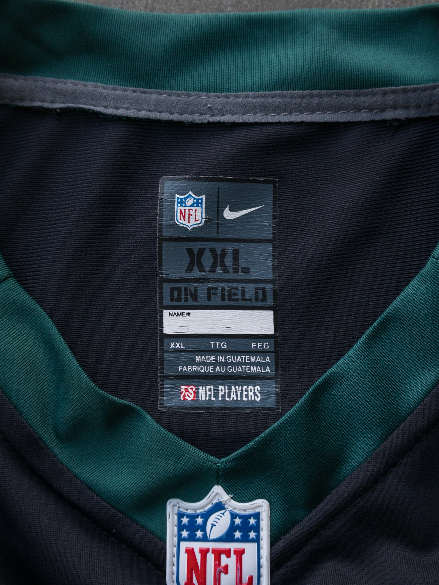 Vintage Nike Philadelphia Eagles Carson Wentz NFL Jersey (2XL)